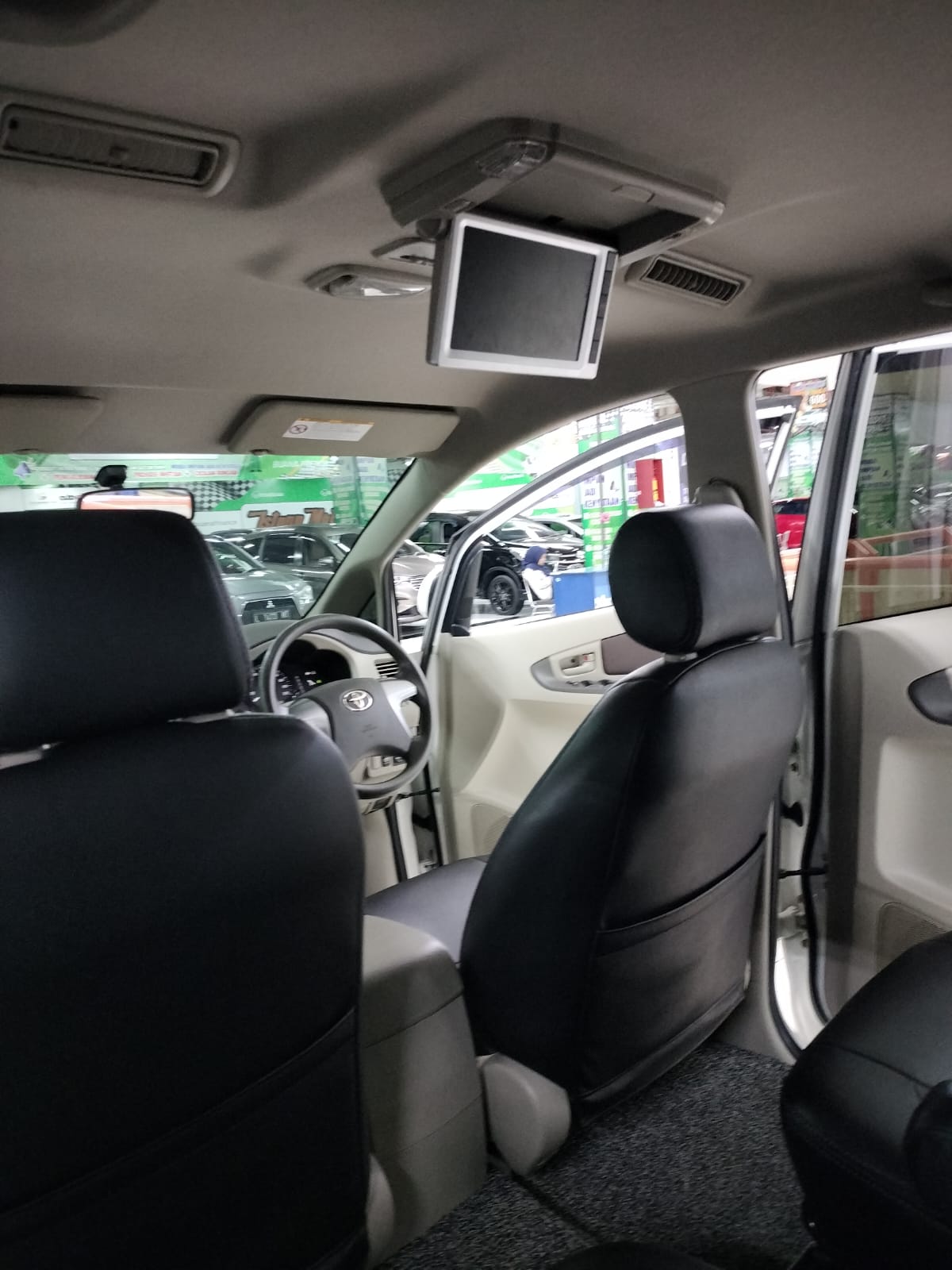 2013 Toyota Innova 2013 Toyota Innova