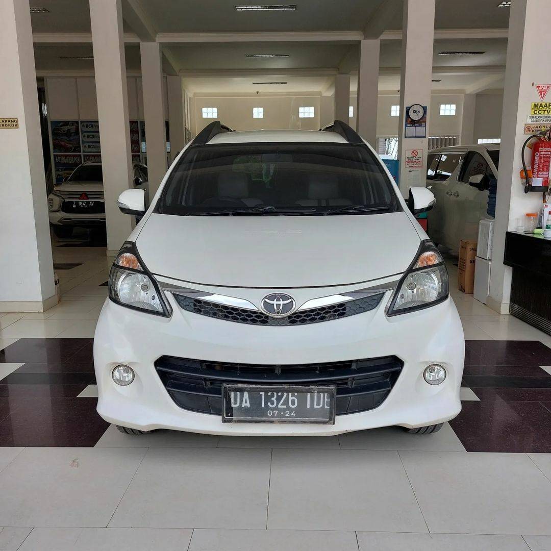 Second Hand 2014 Toyota Avanza Veloz Second Hand 2014 Toyota Avanza Veloz