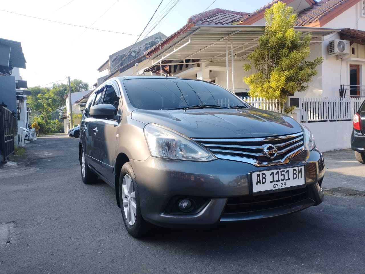 2013 Nissan Grand Livina Bekas 2013 Nissan Grand Livina Bekas