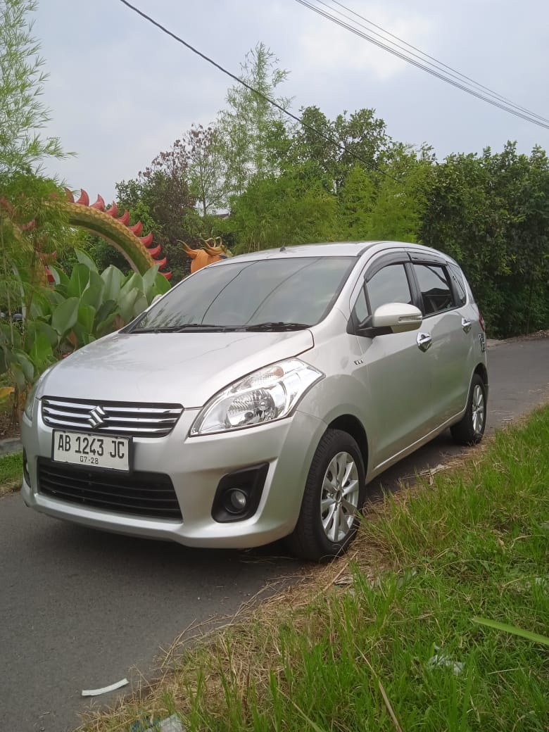2013 Suzuki Ertiga  2013 Suzuki Ertiga