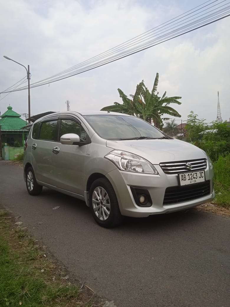 2013 Suzuki Ertiga  2013 Suzuki Ertiga