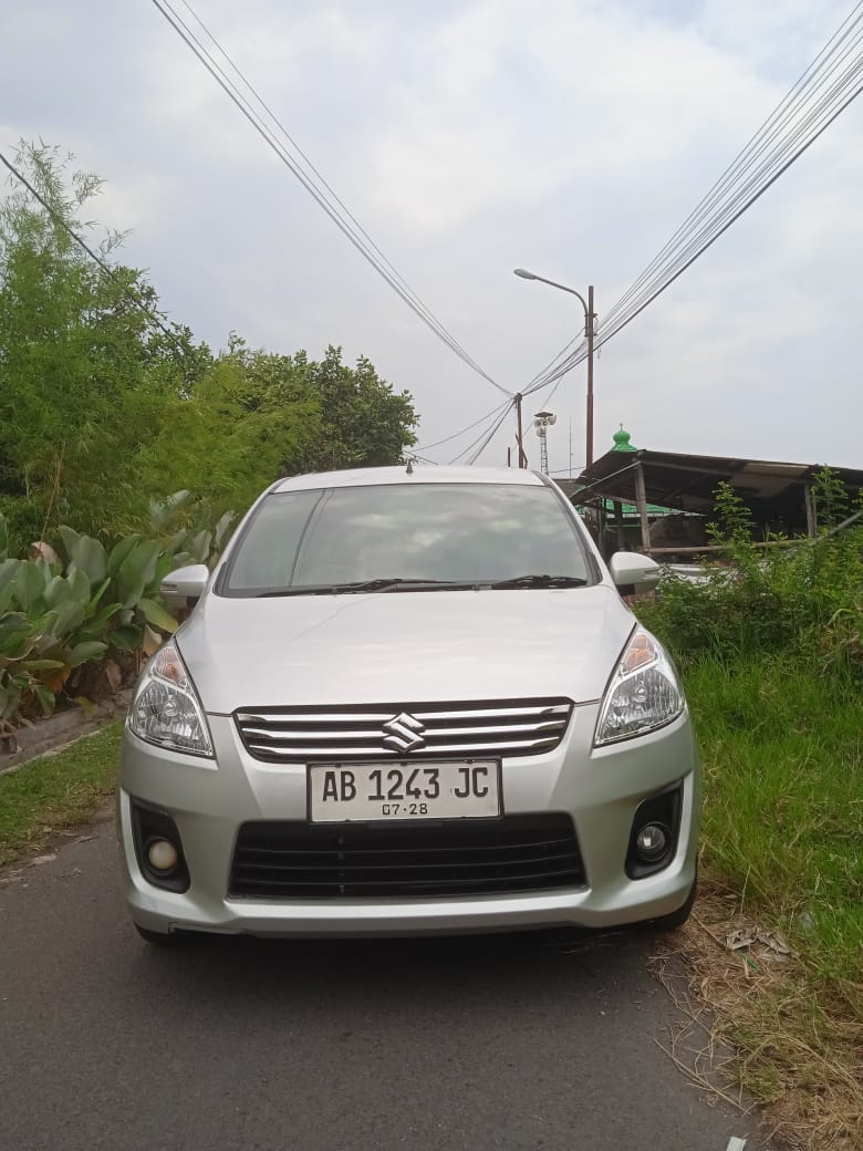 2013 Suzuki Ertiga  Bekas 2013 Suzuki Ertiga  Bekas