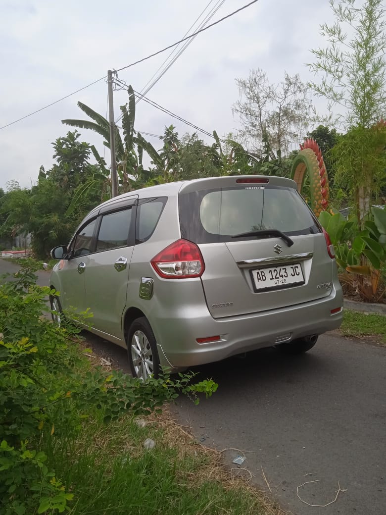 2013 Suzuki Ertiga  2013 Suzuki Ertiga