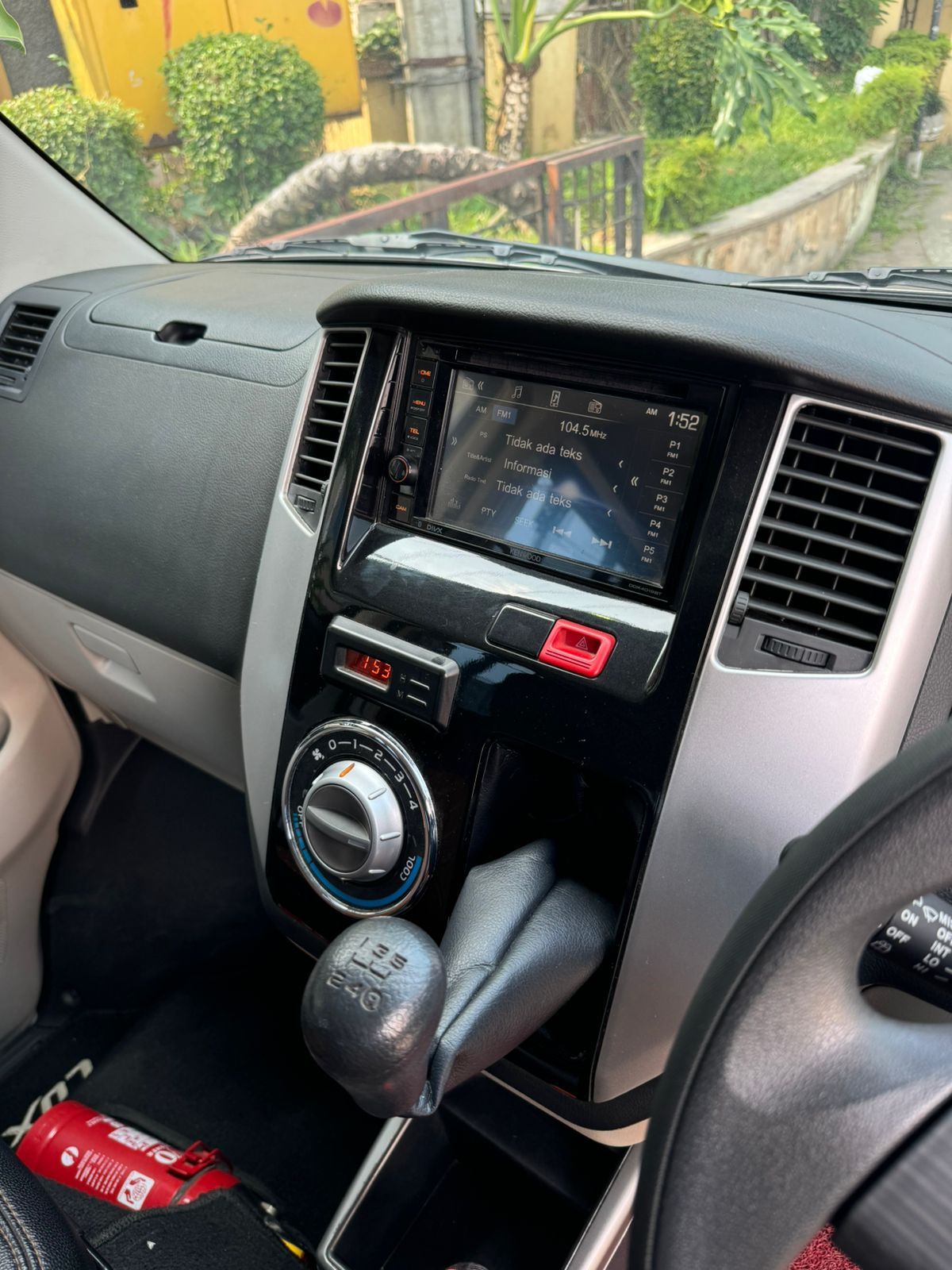 2022 Daihatsu Luxio 1.5 X M/T 2022 Daihatsu Luxio 1.5 X M/T