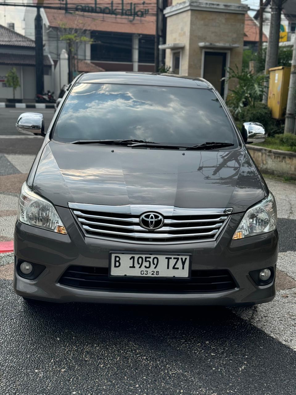2013 Toyota Kijang Innova 2.5 G AT DIESEL