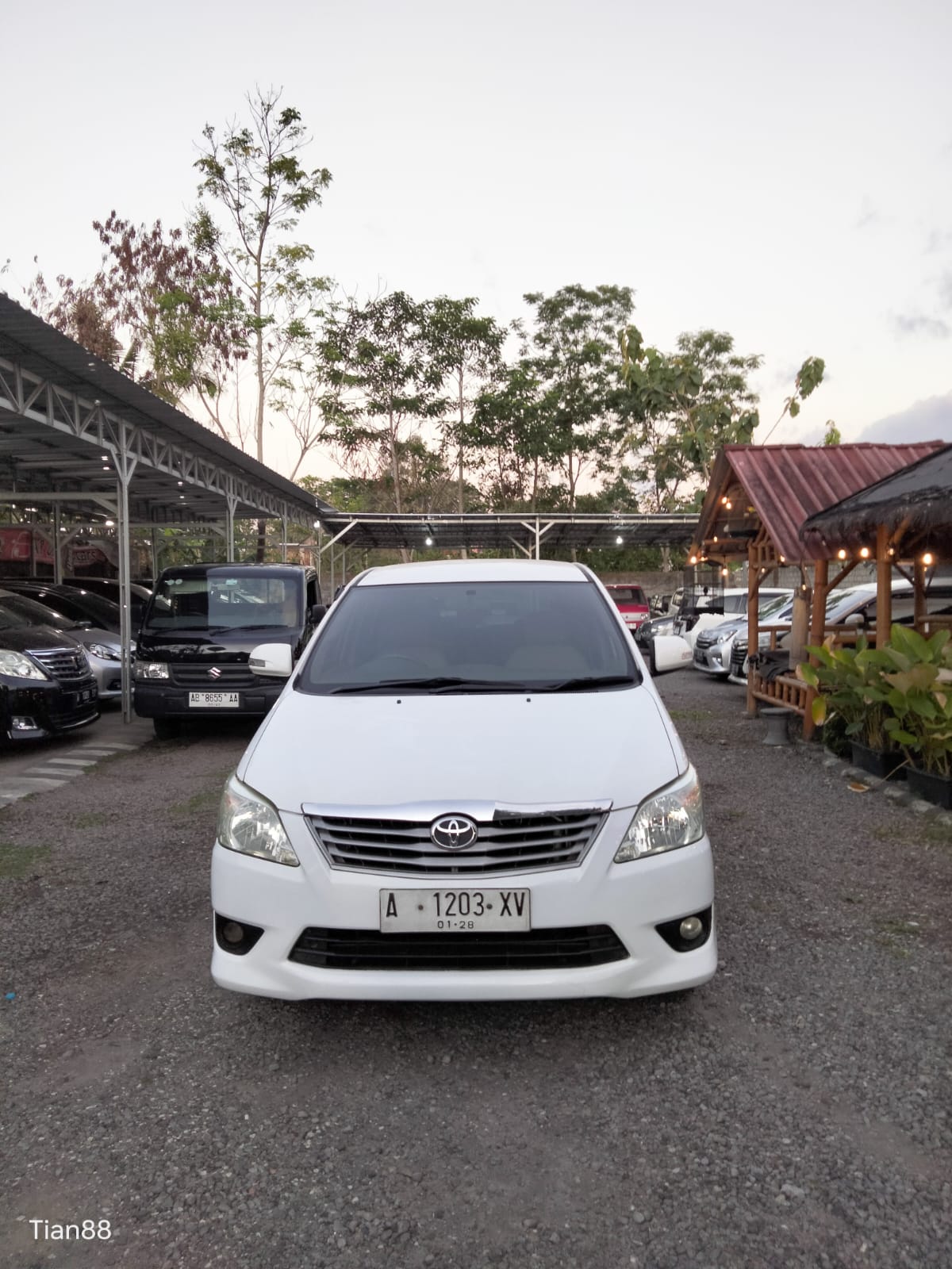 2012 Toyota Kijang Innova 2.0 G AT Bekas 2012 Toyota Kijang Innova 2.0 G AT Bekas