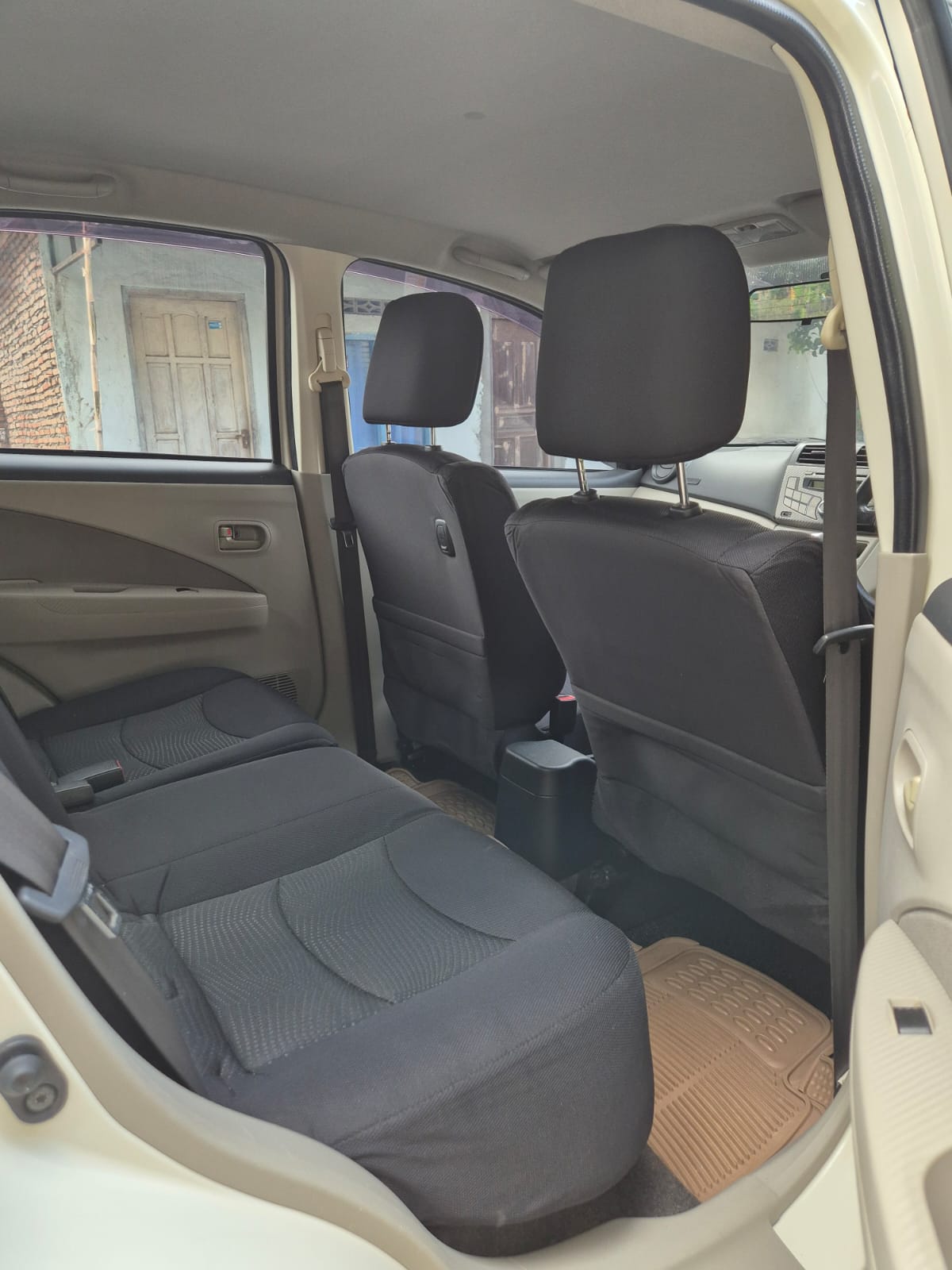 2013 Daihatsu Sirion  D MC SPORT A/T 2013 Daihatsu Sirion  D MC SPORT A/T