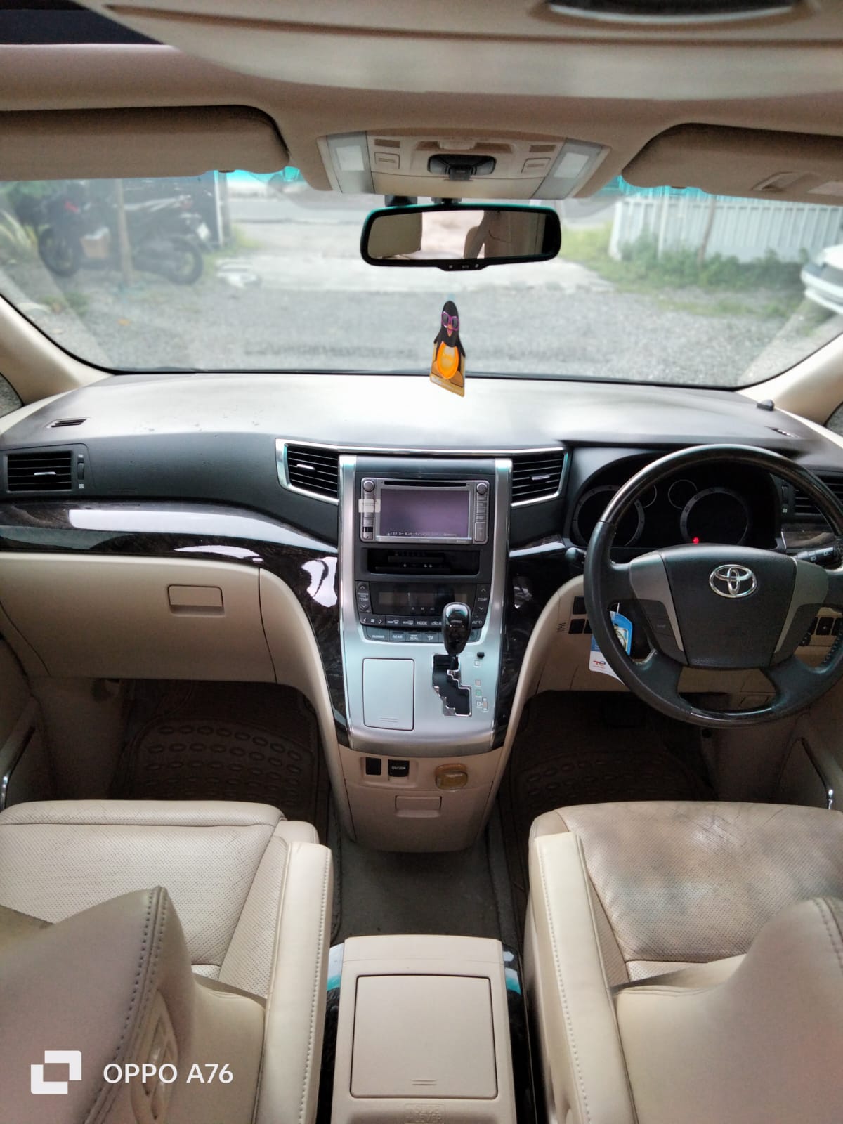 2014 Toyota Alphard  G 3.0 AT 2014 Toyota Alphard  G 3.0 AT