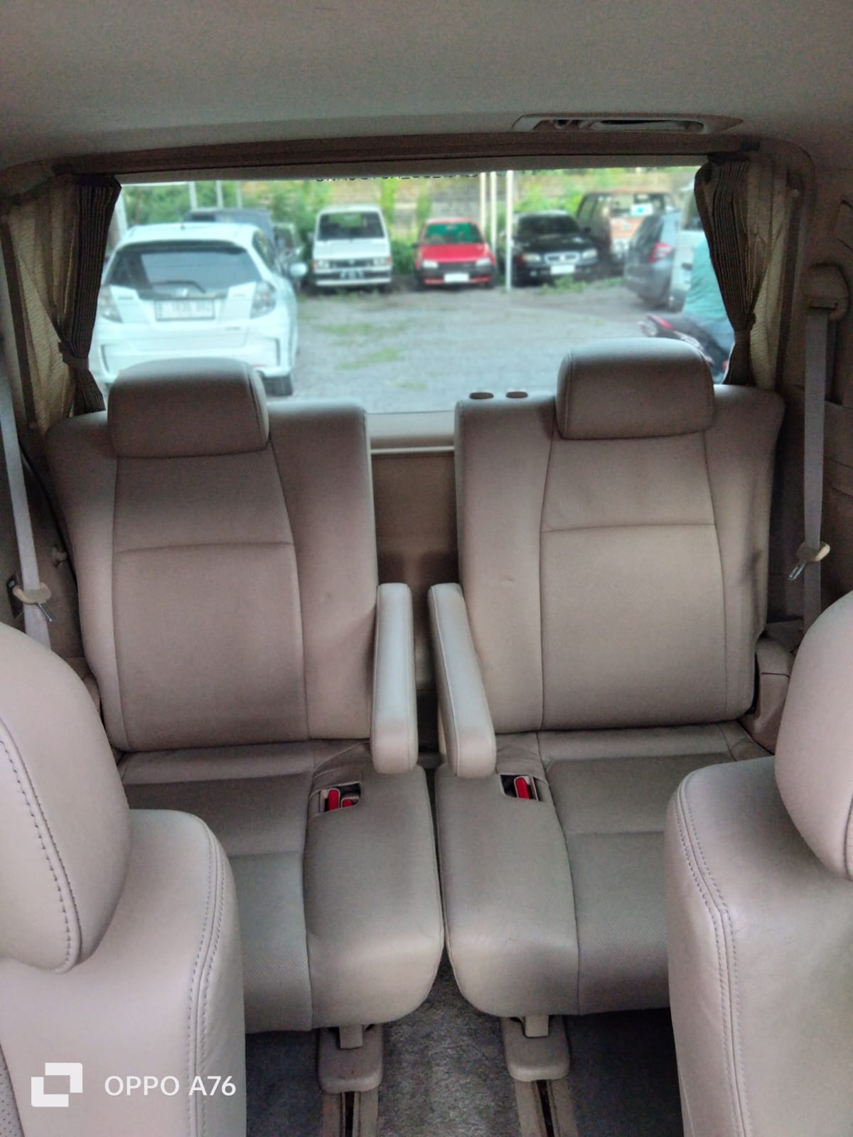 2014 Toyota Alphard  G 3.0 AT 2014 Toyota Alphard  G 3.0 AT