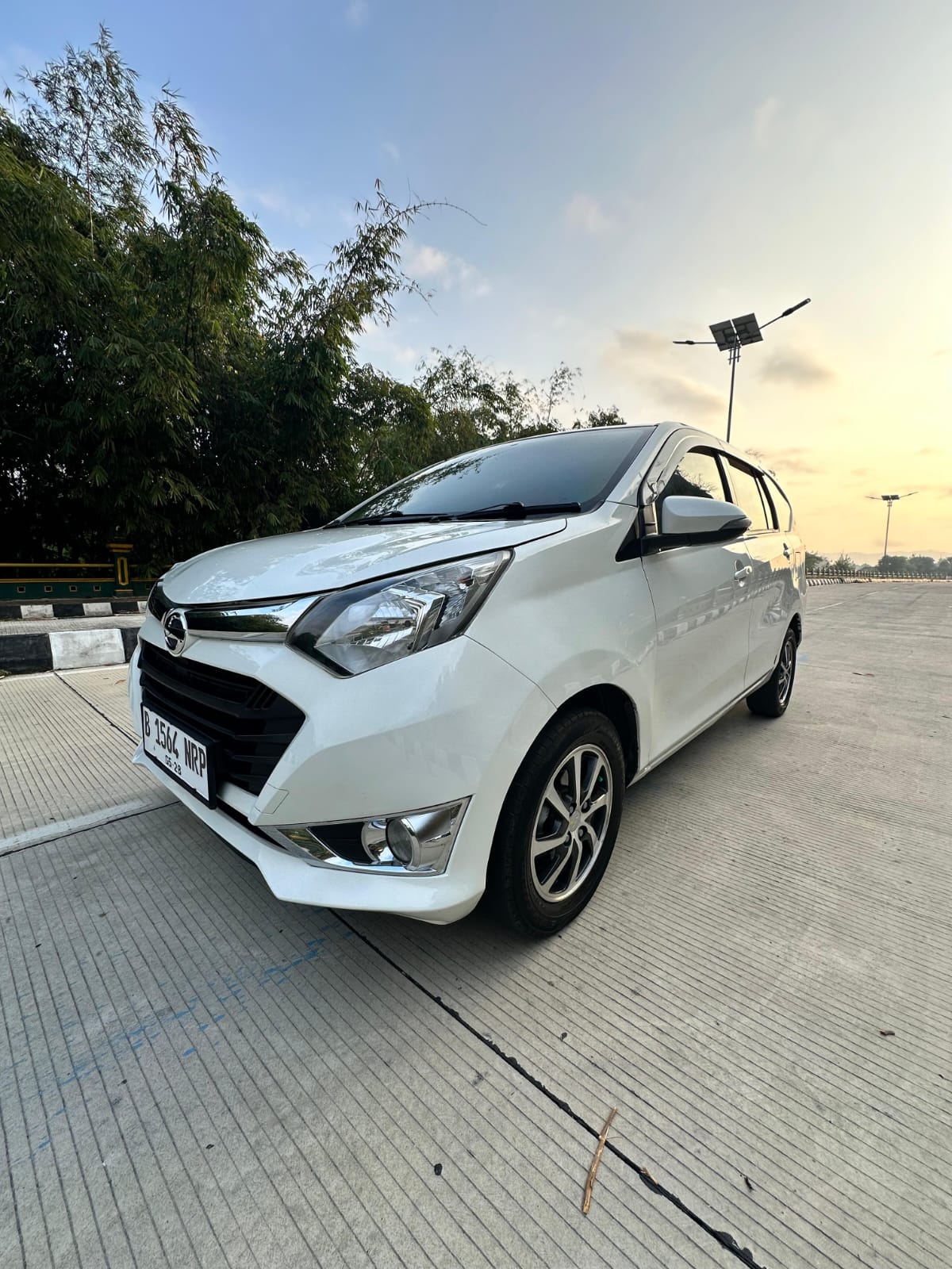 2018 Daihatsu Sigra  1.2 R AT 2018 Daihatsu Sigra  1.2 R AT