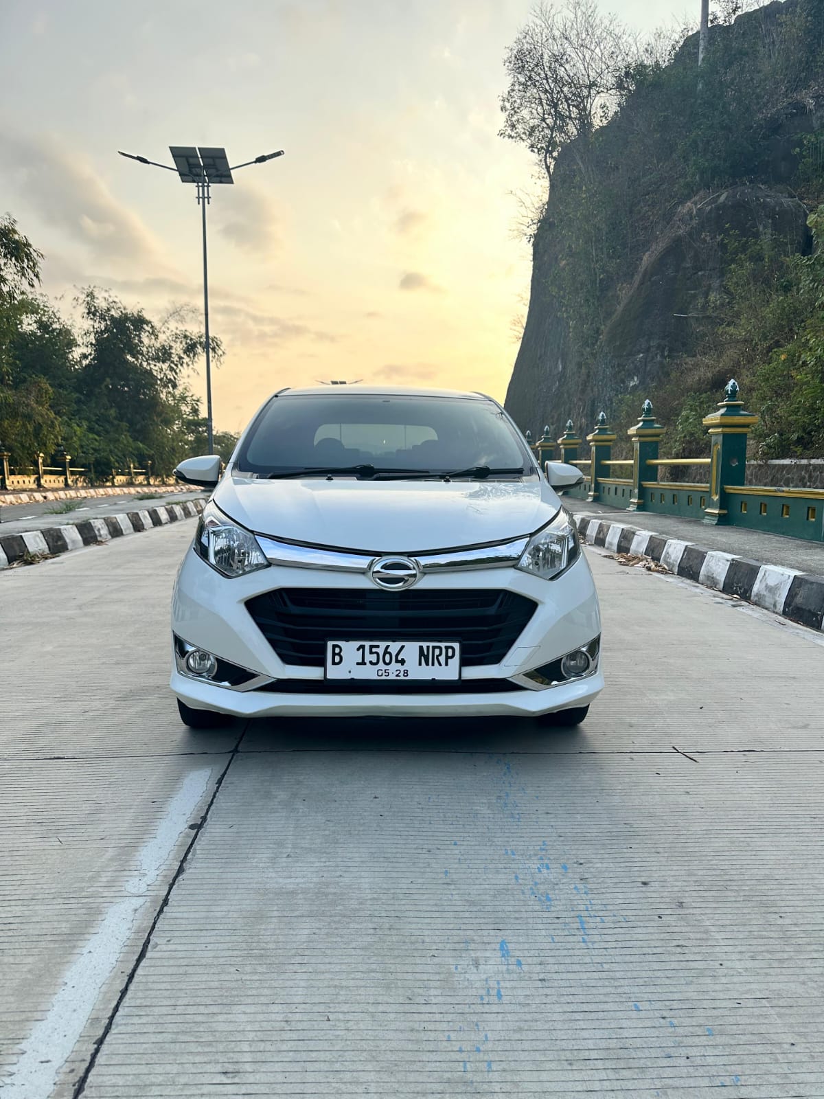 2018 Daihatsu Sigra  1.2 R AT Bekas 2018 Daihatsu Sigra  1.2 R AT Bekas