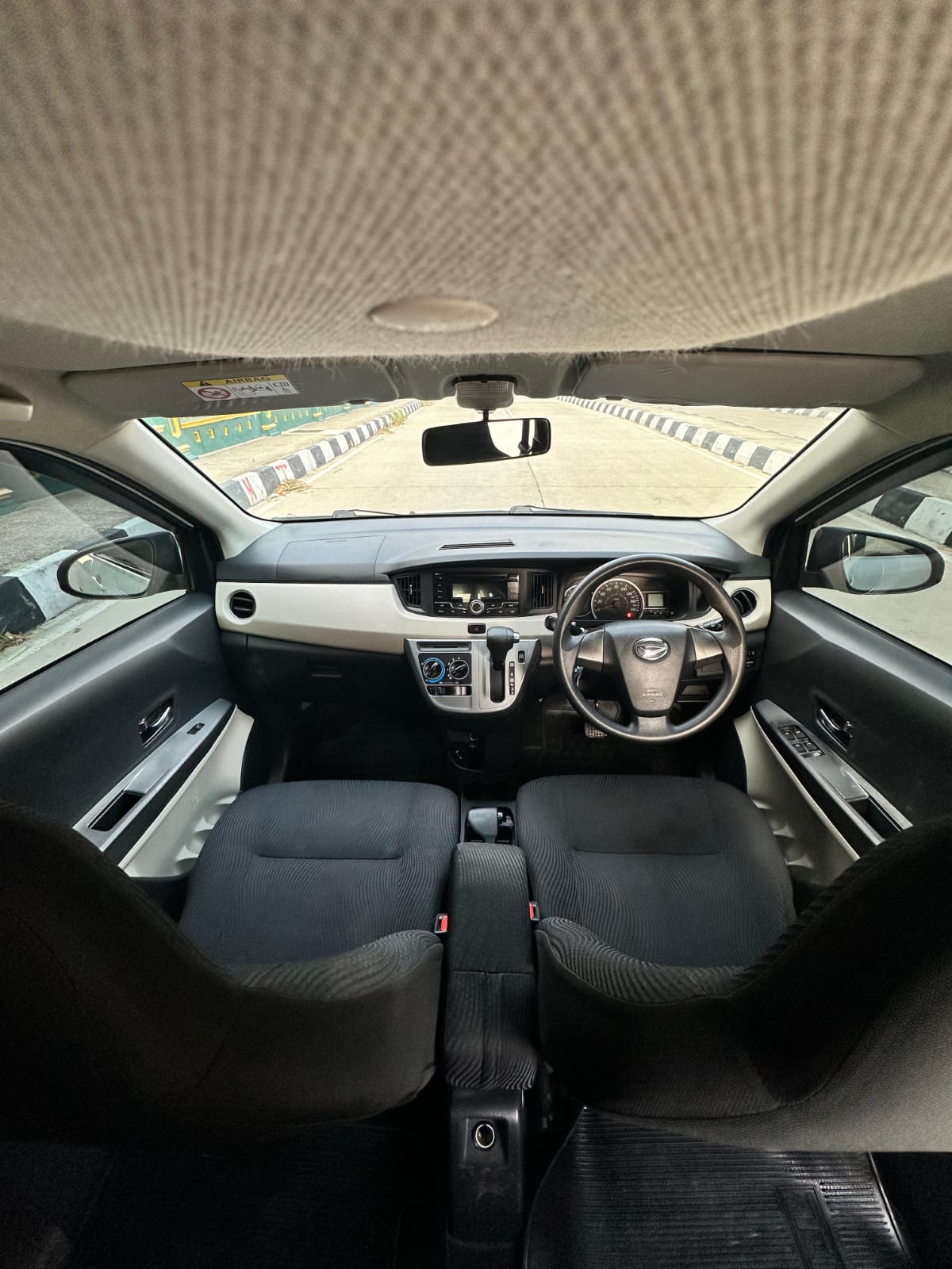 2018 Daihatsu Sigra  1.2 R AT 2018 Daihatsu Sigra  1.2 R AT