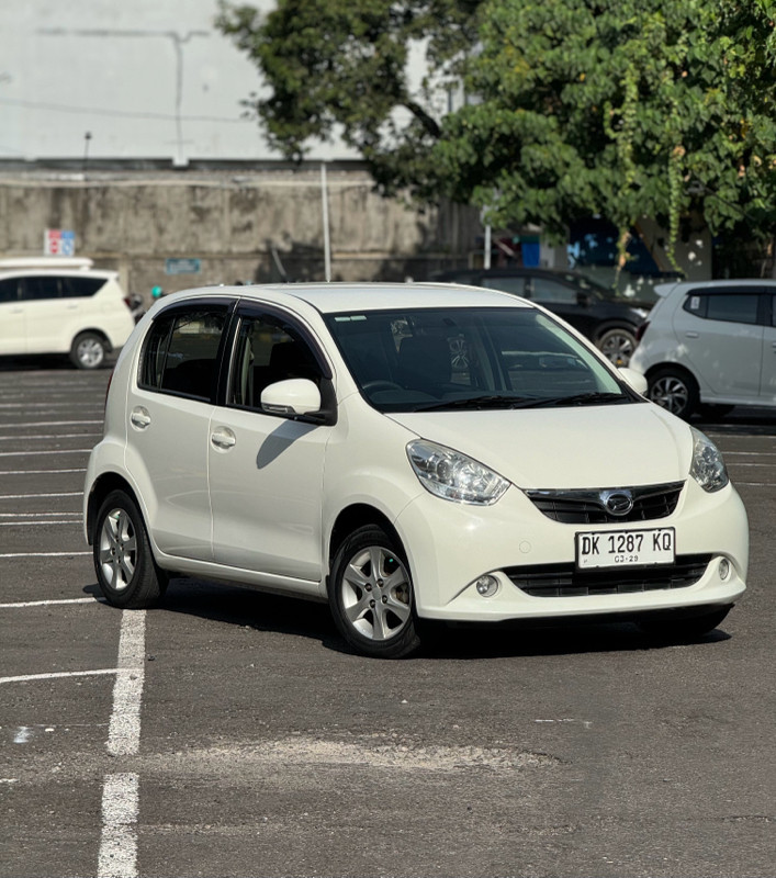 2014 Daihatsu Sirion Bekas 2014 Daihatsu Sirion Bekas