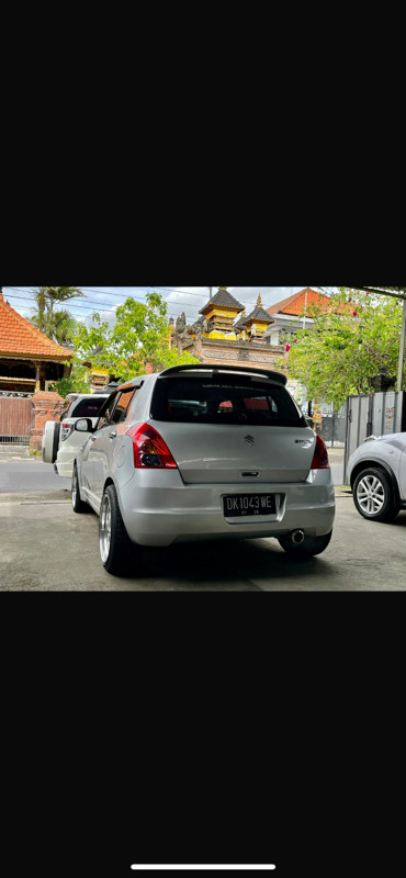 2010 Suzuki Swift 2010 Suzuki Swift