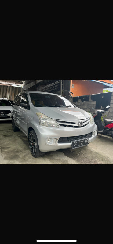 2013 Daihatsu Xenia 2013 Daihatsu Xenia