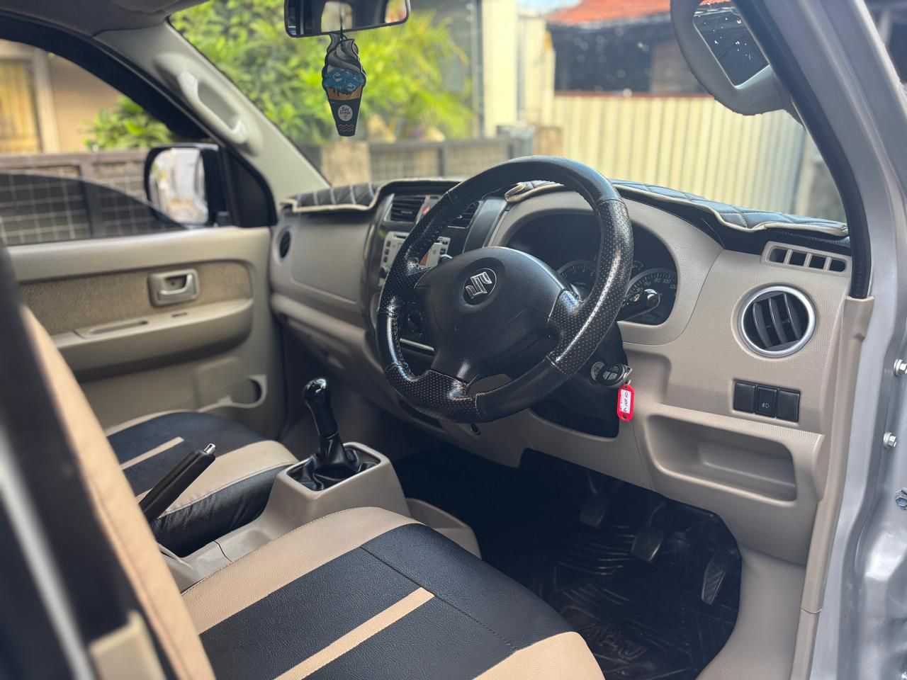 2013 Suzuki APV 2013 Suzuki APV