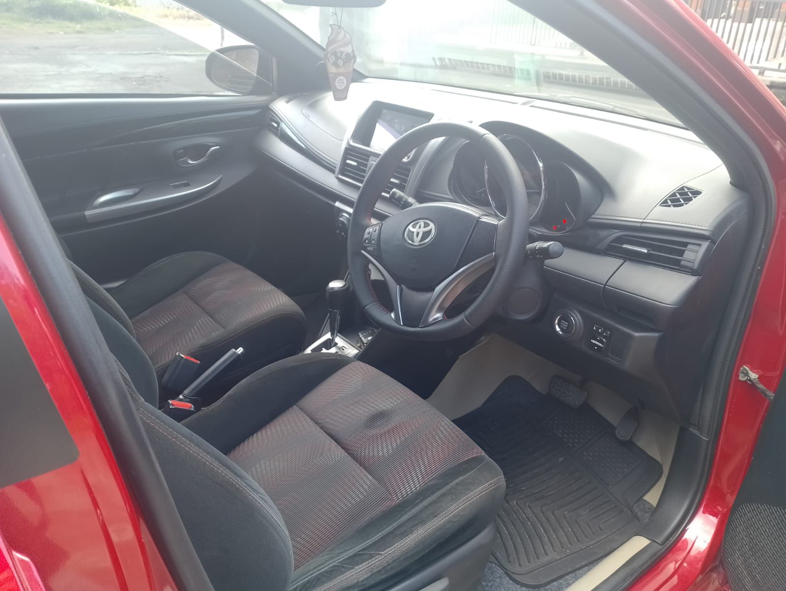 2016 Toyota Yaris 2016 Toyota Yaris