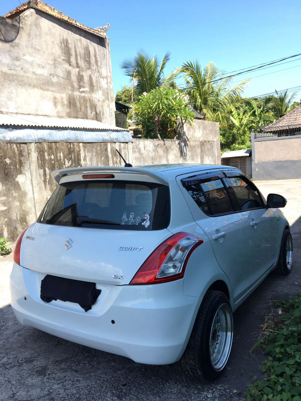 2012 Suzuki Swift 2012 Suzuki Swift