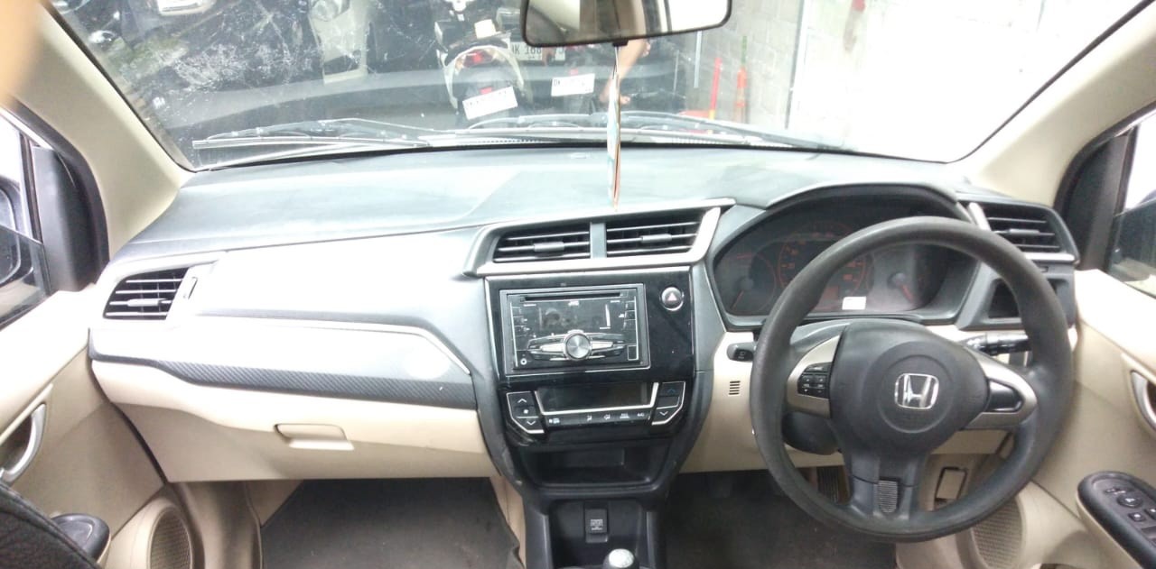 2017 Honda Brio  Satya E MT 2017 Honda Brio  Satya E MT