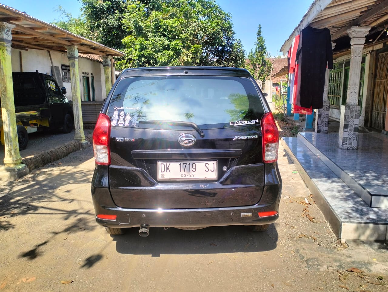 2015 Daihatsu Xenia  1.3 X MT 2015 Daihatsu Xenia  1.3 X MT