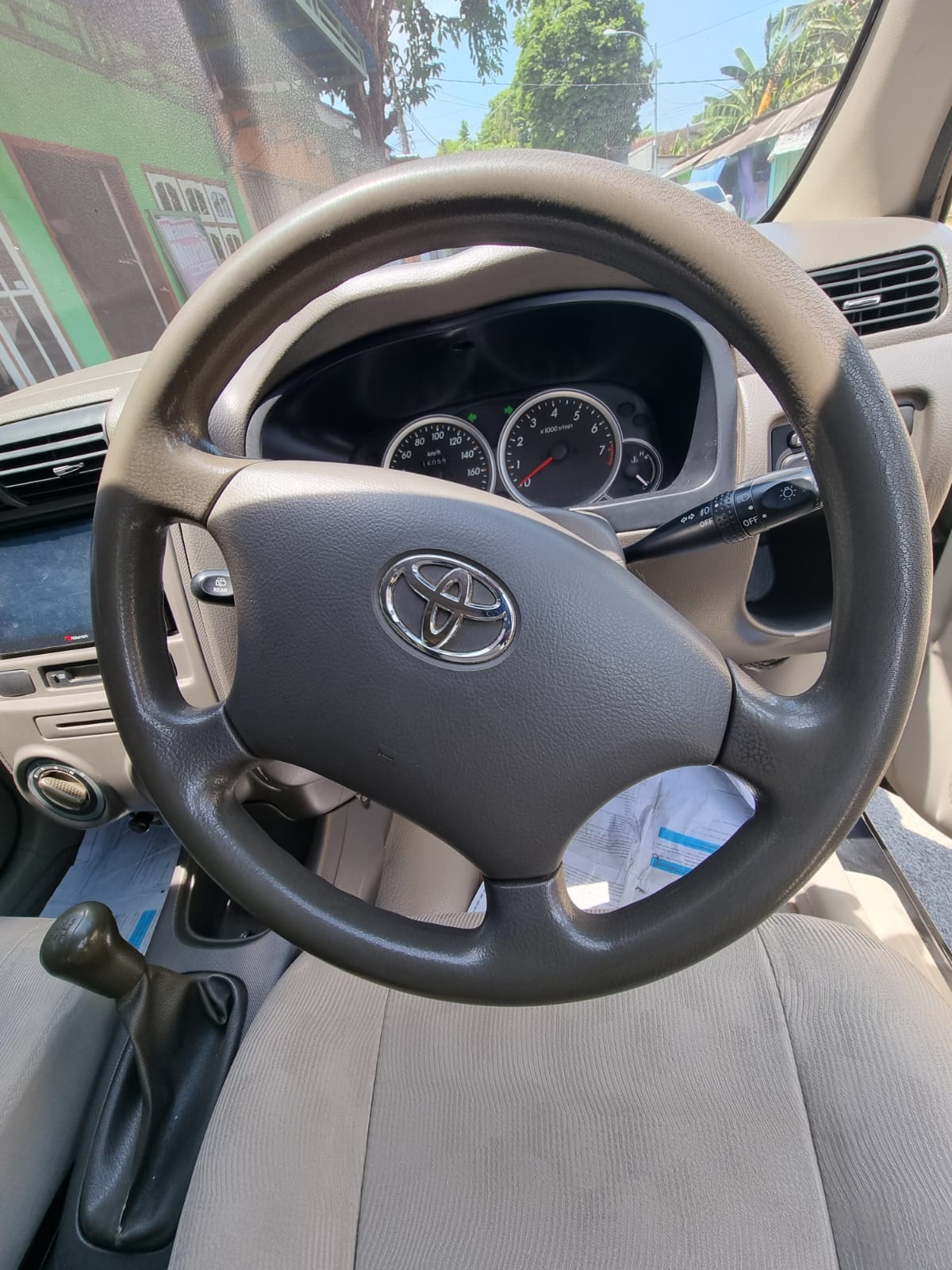 2005 Toyota Innova 2005 Toyota Innova