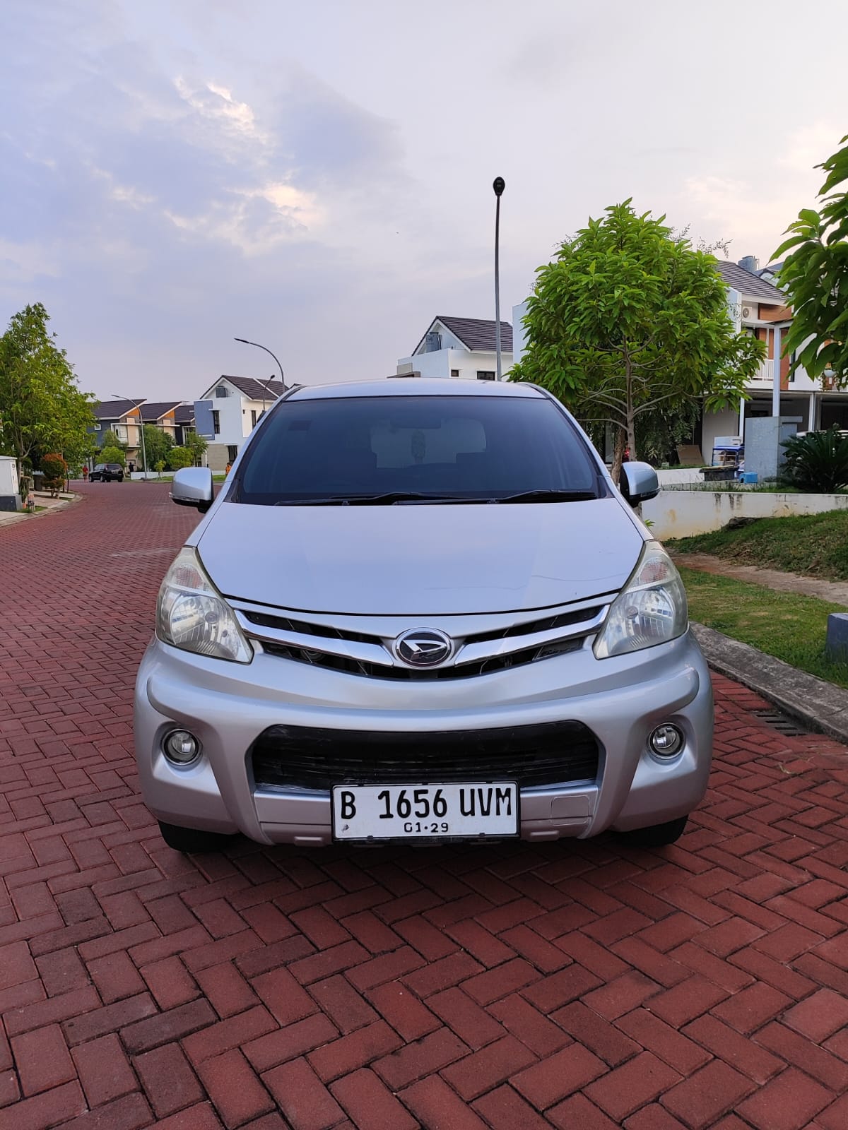 Second Hand 2013 Daihatsu Xenia Second Hand 2013 Daihatsu Xenia