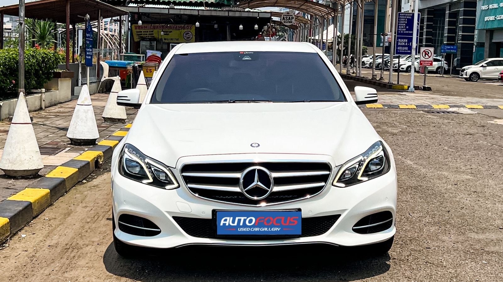 2014 Mercedes Benz E-Class  E 250 AT Bekas 2014 Mercedes Benz E-Class  E 250 AT Bekas