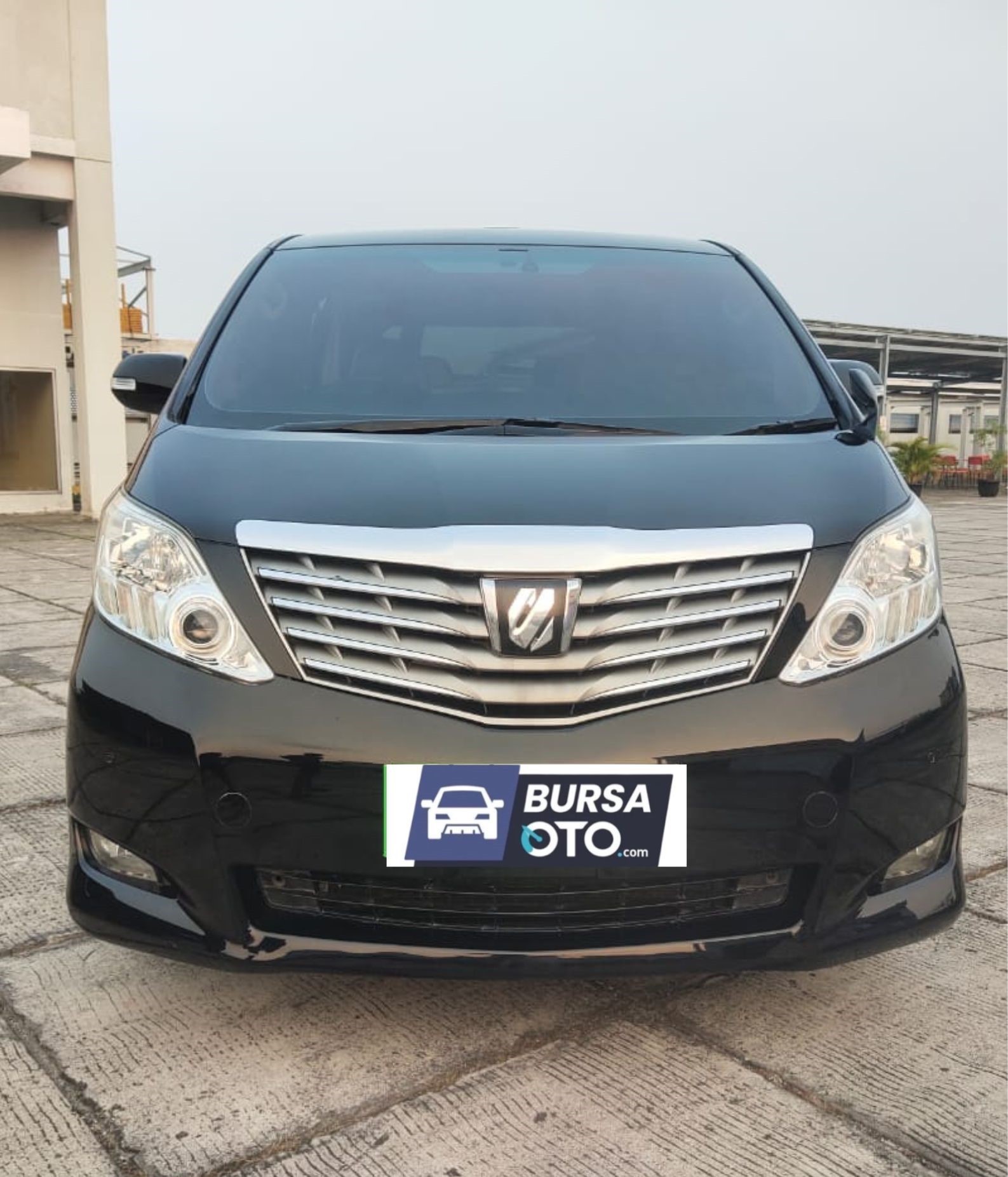 2011 Toyota Alphard Bekas 2011 Toyota Alphard Bekas