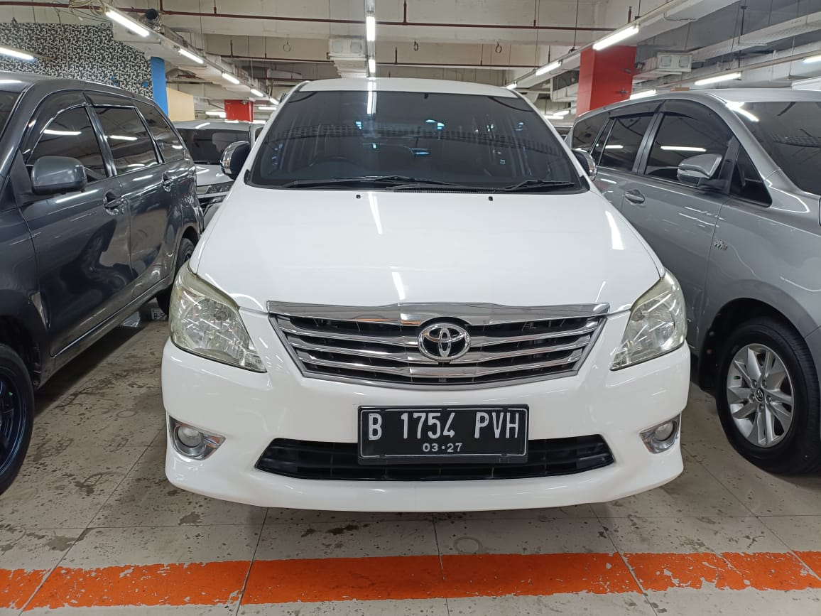 2013 Toyota Kijang Innova Bekas 2013 Toyota Kijang Innova Bekas