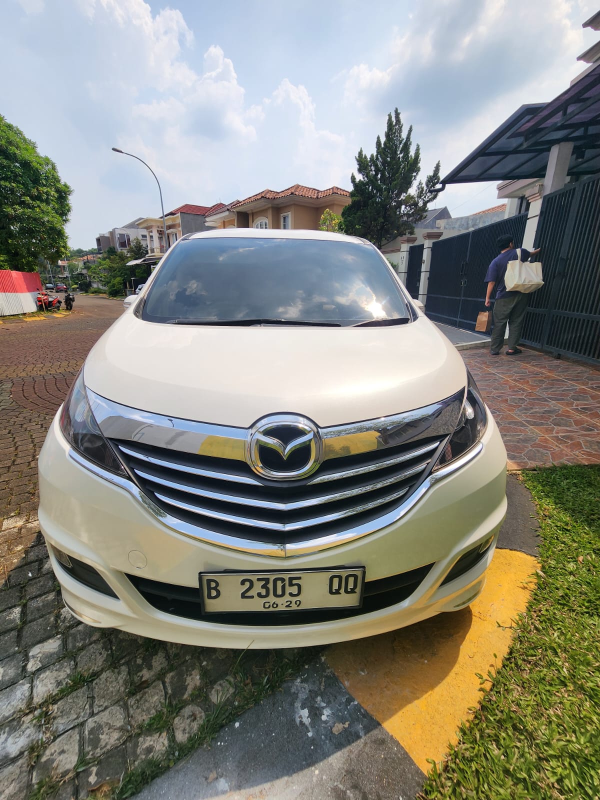 2017 Mazda Biante 2.0L Sky Active AT Bekas 2017 Mazda Biante 2.0L Sky Active AT Bekas