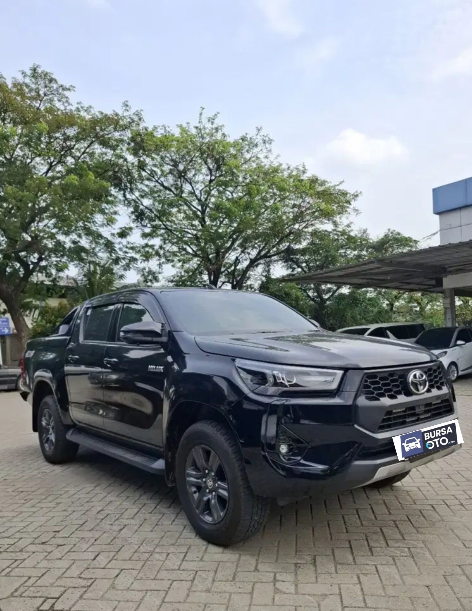 2024 Toyota Hilux 2.4L D-Cab V AT Bekas 2024 Toyota Hilux 2.4L D-Cab V AT Bekas