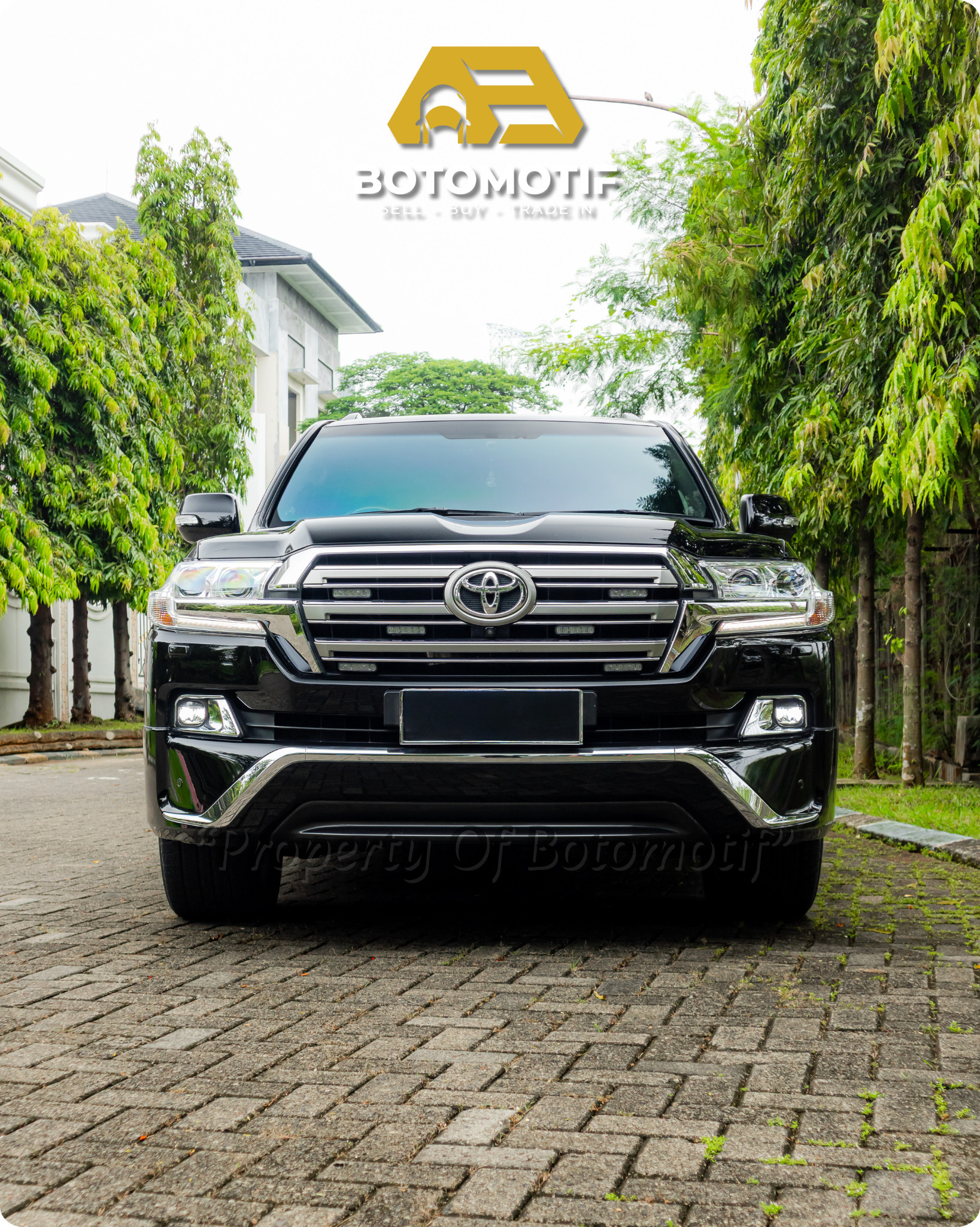 Second Hand 2017 Toyota Land Cruiser VX-R Second Hand 2017 Toyota Land Cruiser VX-R