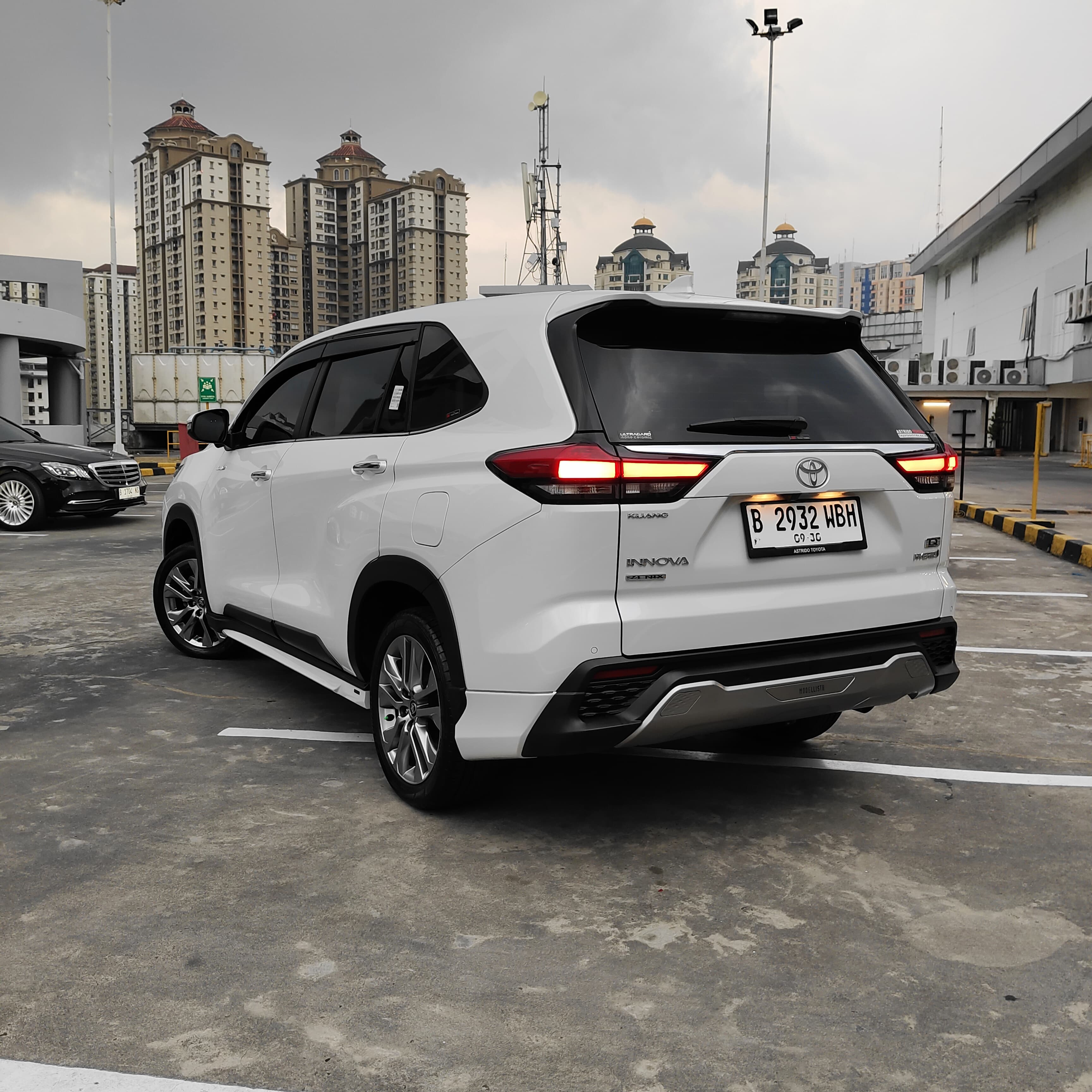 2024 Toyota Kijang Innova Zenix Hybrid EV 2024 Toyota Kijang Innova Zenix Hybrid EV