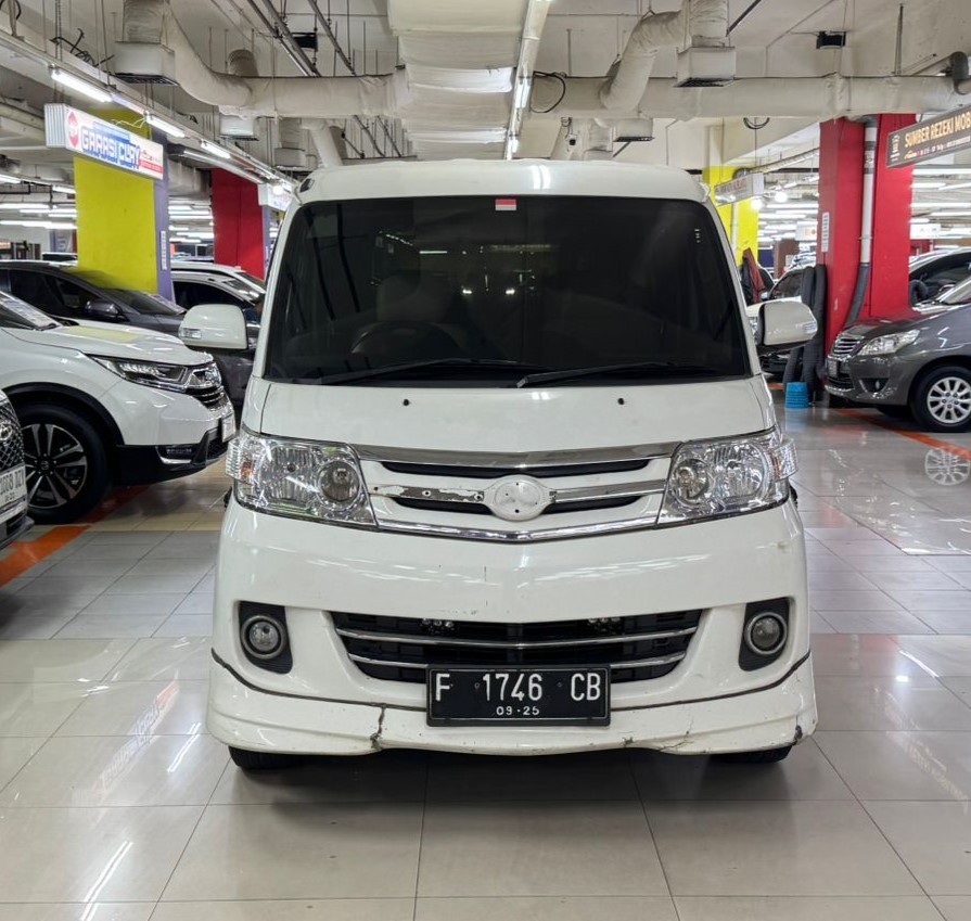 2010 Daihatsu Luxio Bekas 2010 Daihatsu Luxio Bekas