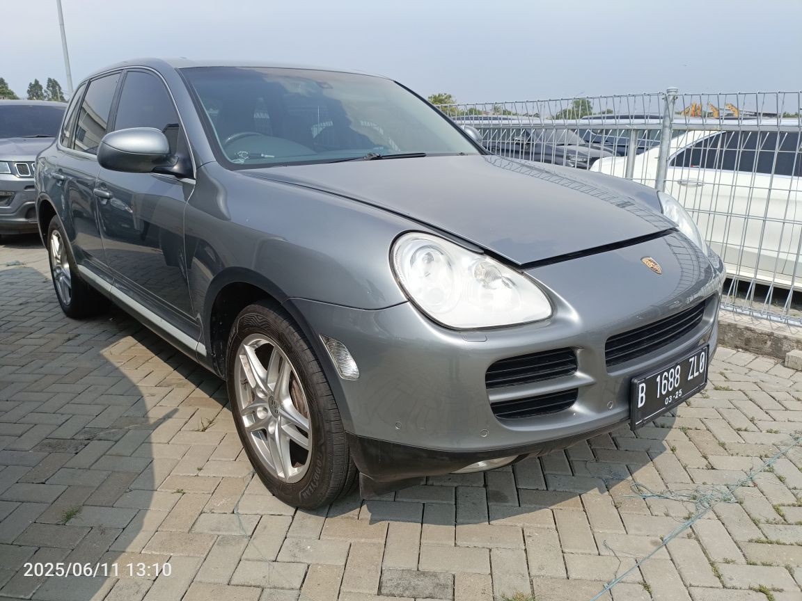 Second Hand 2005 Porsche Cayenne S Tiptronic Second Hand 2005 Porsche Cayenne S Tiptronic