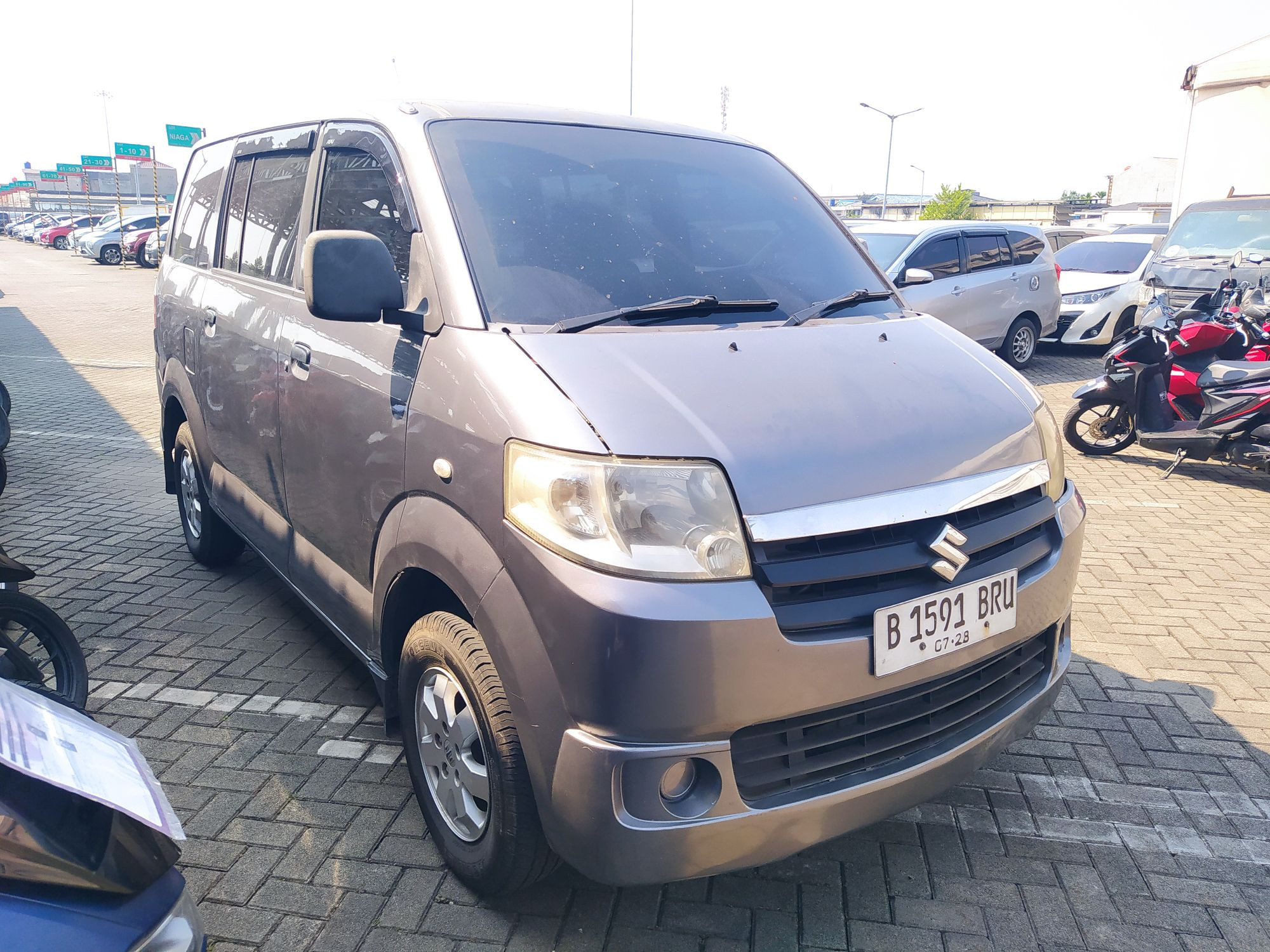 Second Hand 2013 Suzuki APV Arena GL 1.5 MT Second Hand 2013 Suzuki APV Arena GL 1.5 MT