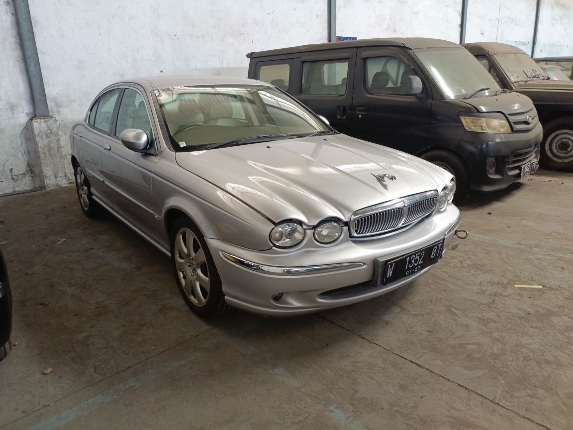 2007 Jaguar X-Type X 2.0L V6 SE AT Bekas 2007 Jaguar X-Type X 2.0L V6 SE AT Bekas