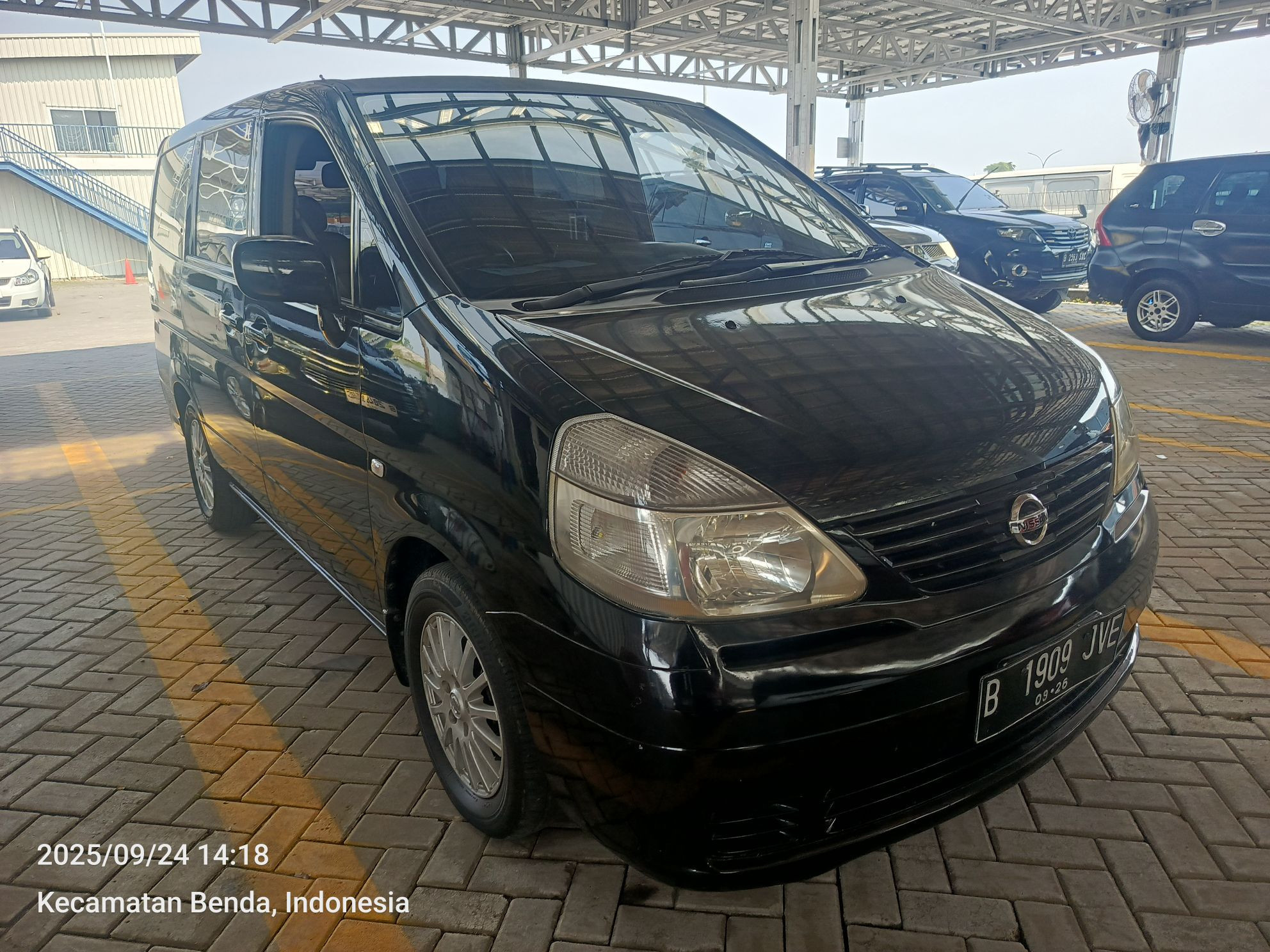 2009 Nissan Serena  2.0 AT CT Bekas 2009 Nissan Serena  2.0 AT CT Bekas