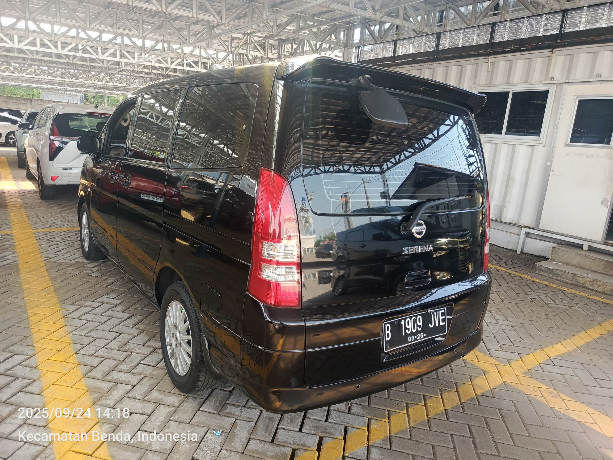 2009 Nissan Serena  2.0 AT CT 2009 Nissan Serena  2.0 AT CT
