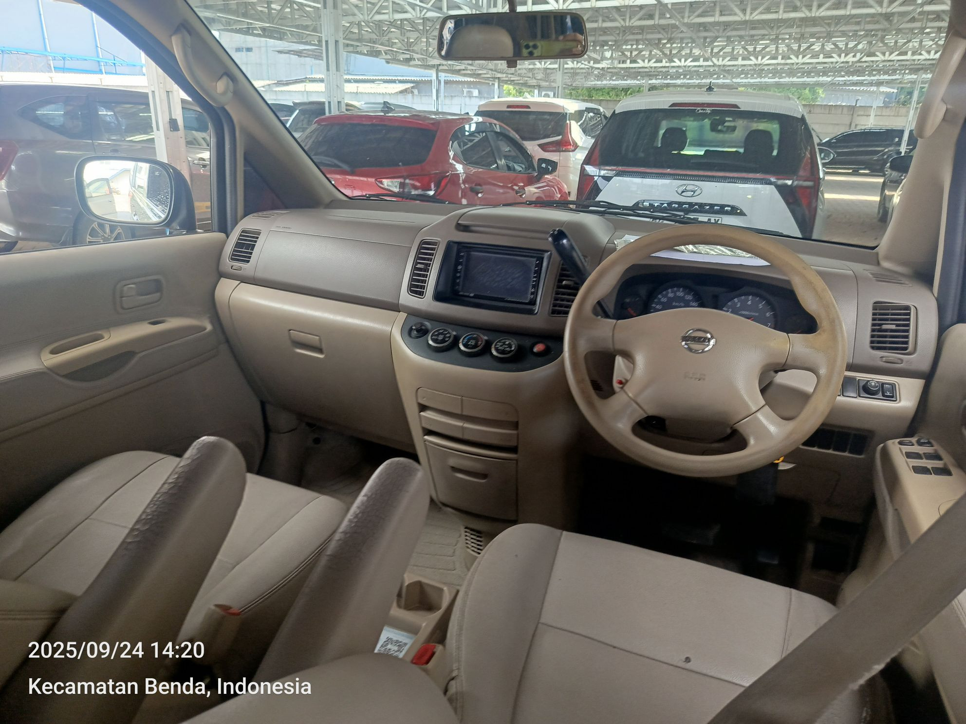2009 Nissan Serena  2.0 AT CT 2009 Nissan Serena  2.0 AT CT