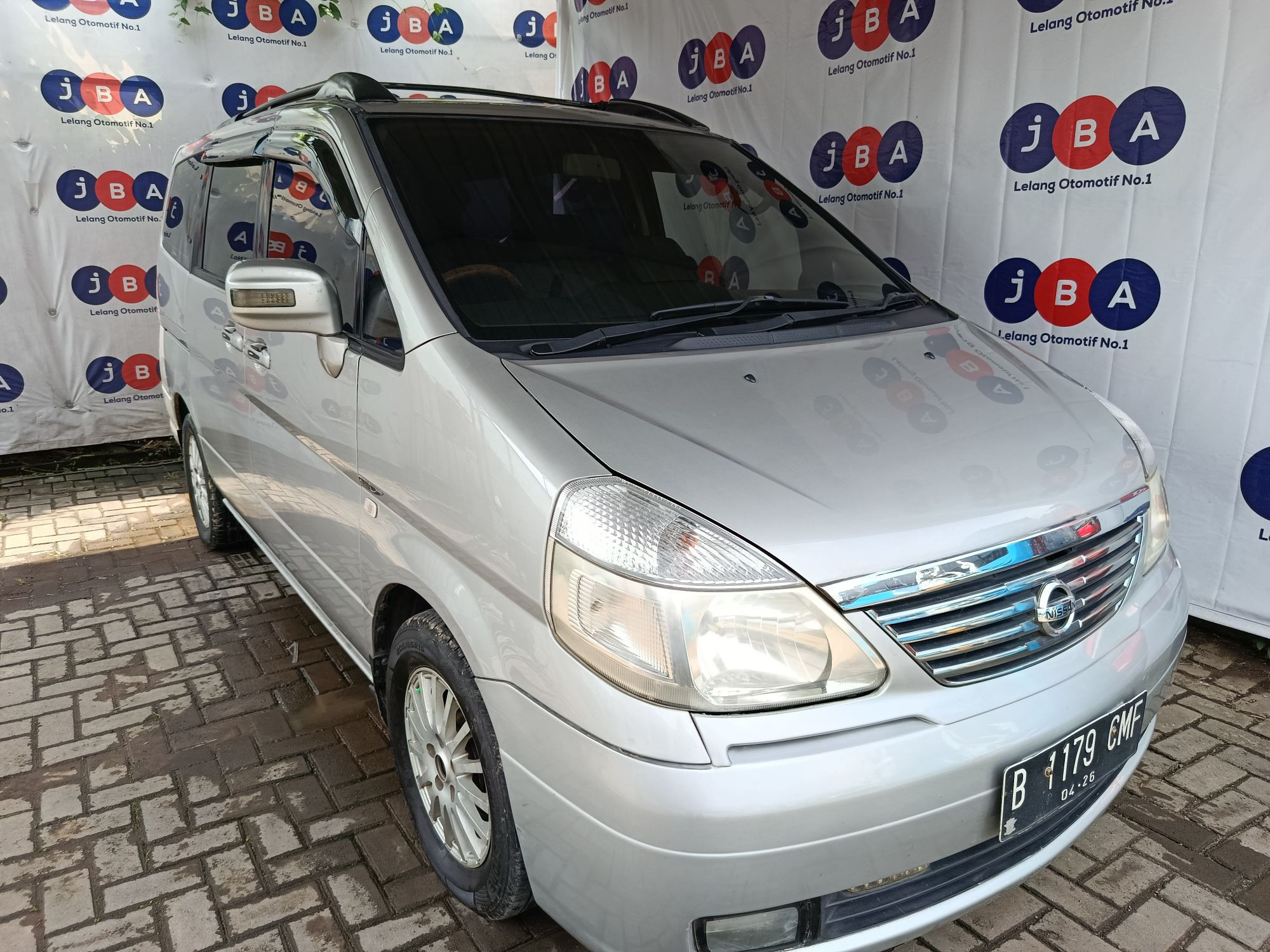 2010 Nissan Serena  HIGHWAY 2.0 A/T Bekas 2010 Nissan Serena  HIGHWAY 2.0 A/T Bekas