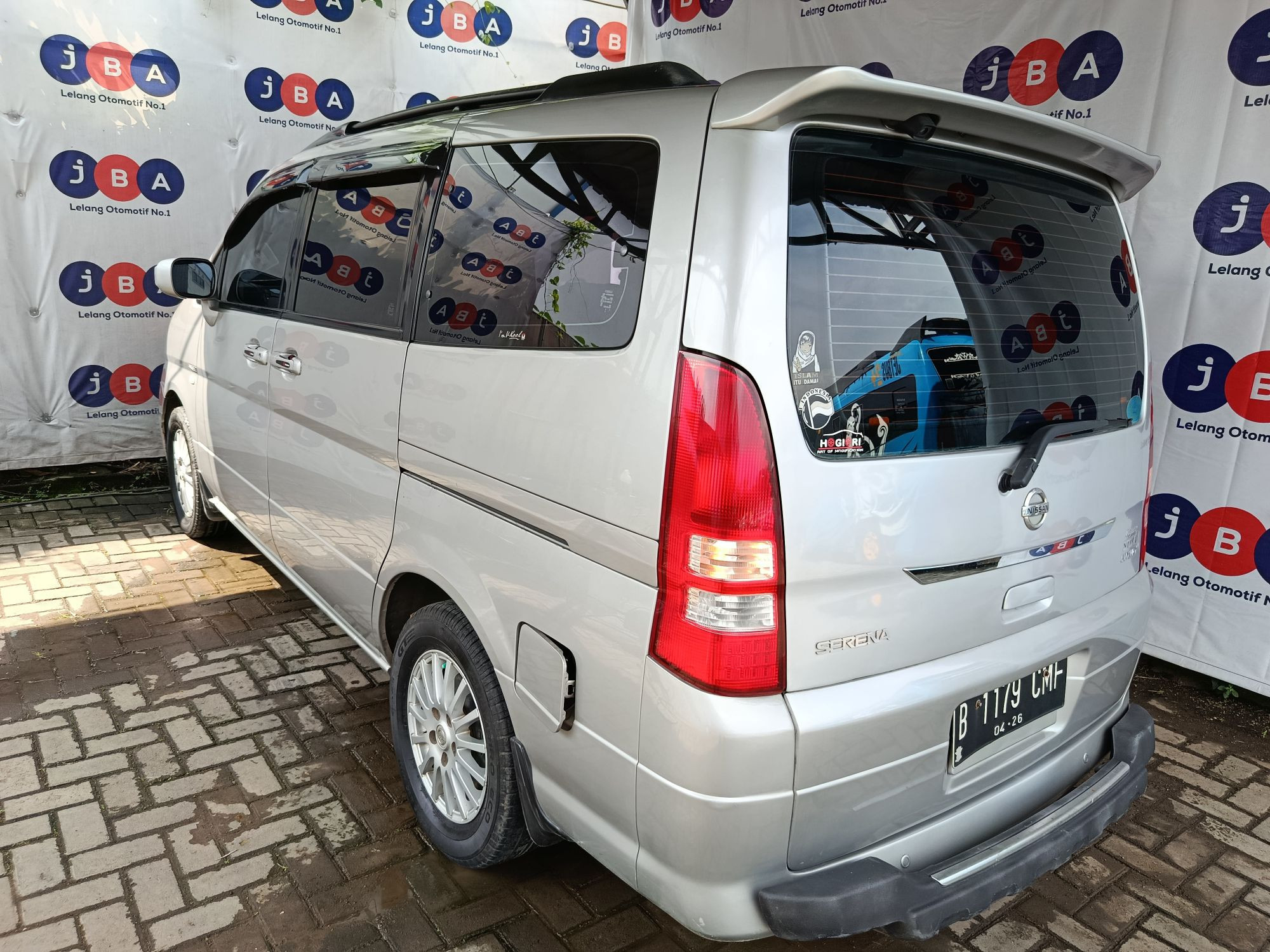 2010 Nissan Serena  HIGHWAY 2.0 A/T 2010 Nissan Serena  HIGHWAY 2.0 A/T