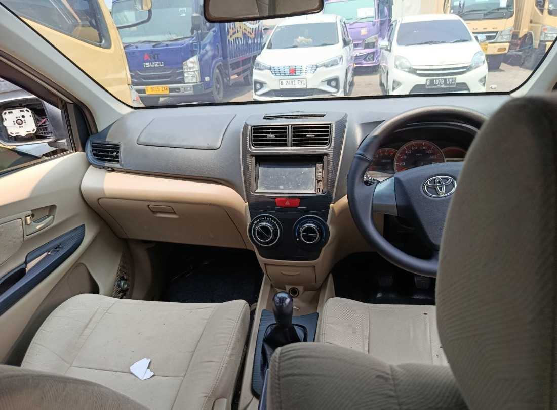 2015 Toyota Avanza  1.3 E MT 2015 Toyota Avanza  1.3 E MT