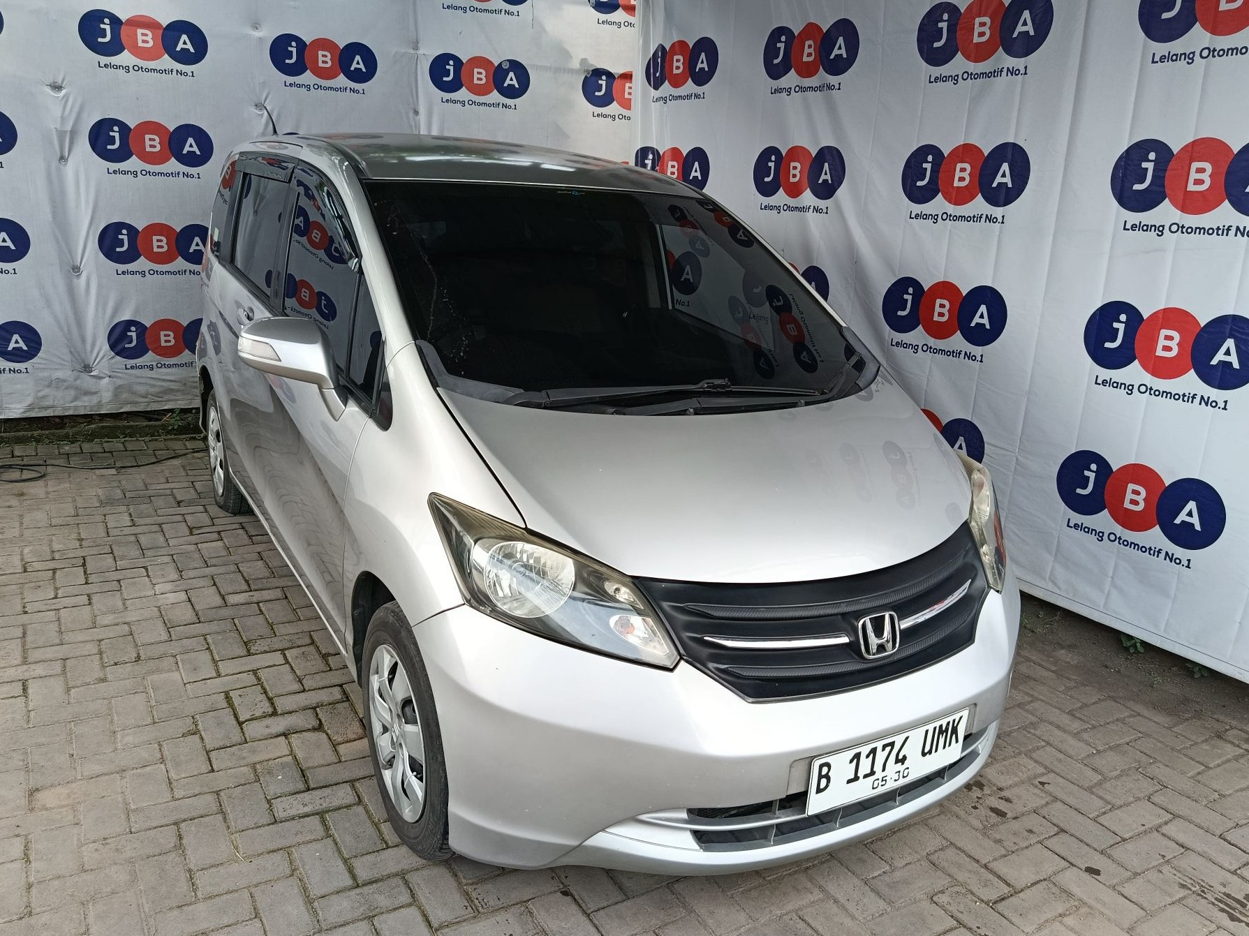 Second Hand 2011 Honda Freed  EA/T Second Hand 2011 Honda Freed  EA/T
