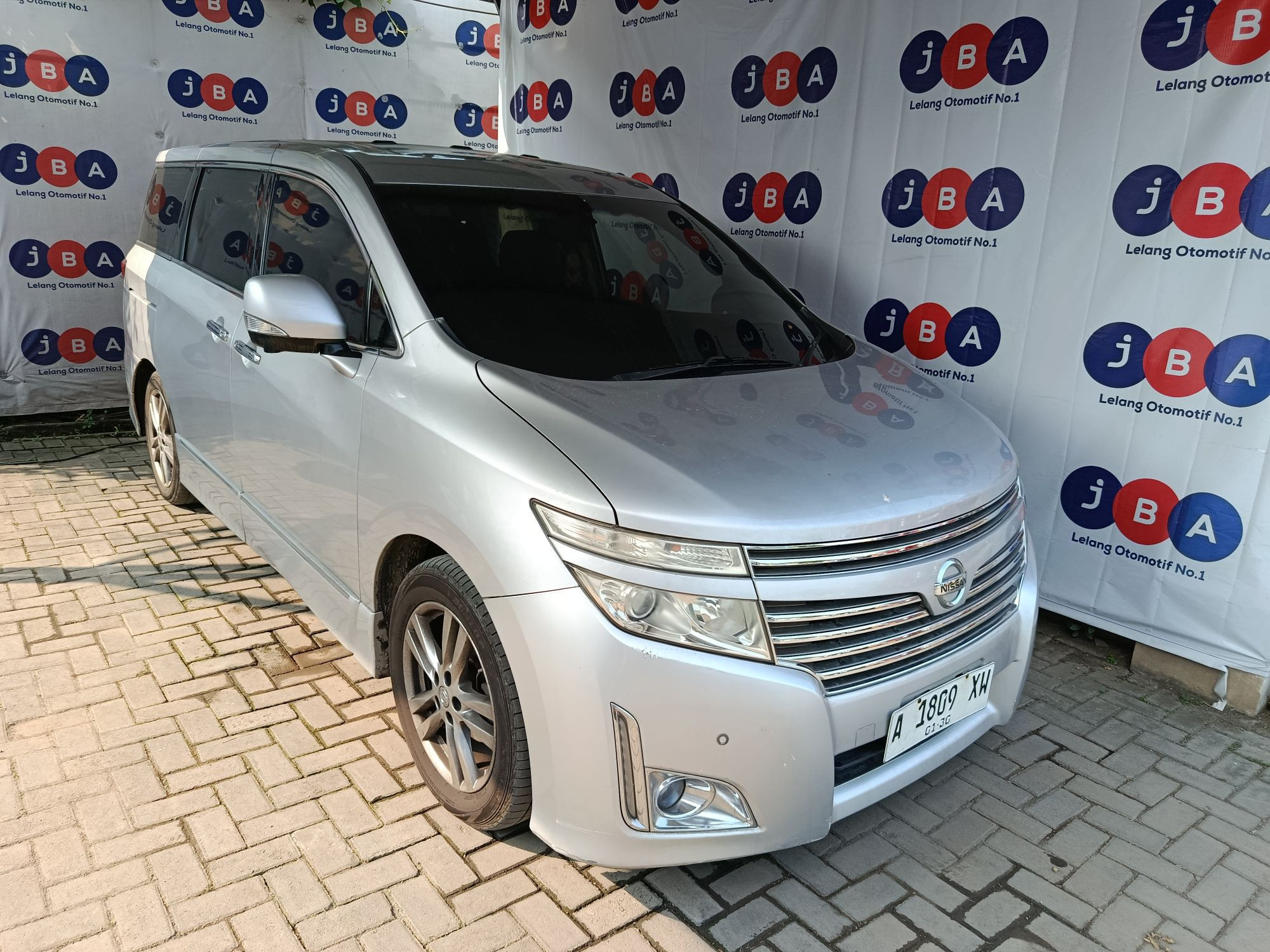 Second Hand 2013 Nissan Elgrand 3.5 HIGHWAY STAR Second Hand 2013 Nissan Elgrand 3.5 HIGHWAY STAR