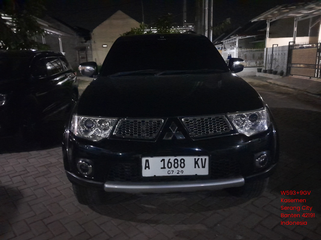 Second Hand 2012 Mitsubishi Pajero DAKAR 4X2 2.5L AT Second Hand 2012 Mitsubishi Pajero DAKAR 4X2 2.5L AT