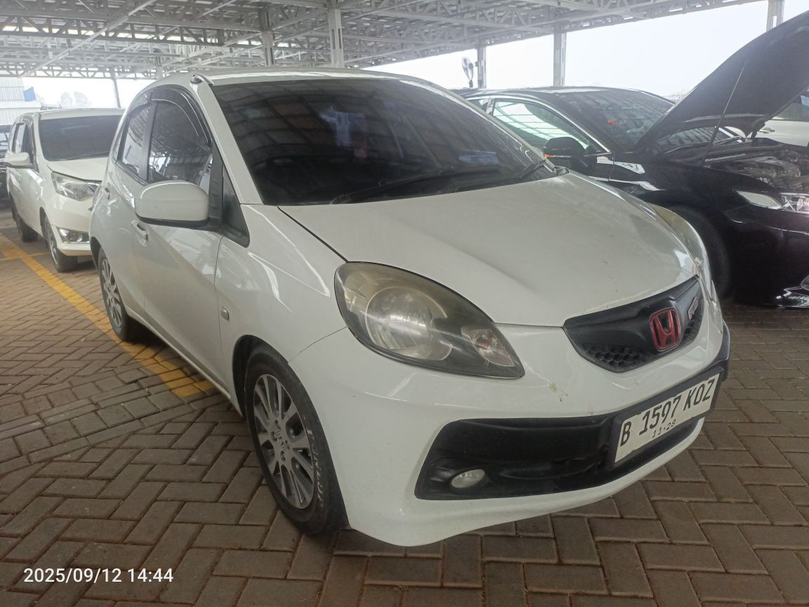 2013 Honda Brio  E AT Bekas 2013 Honda Brio  E AT Bekas