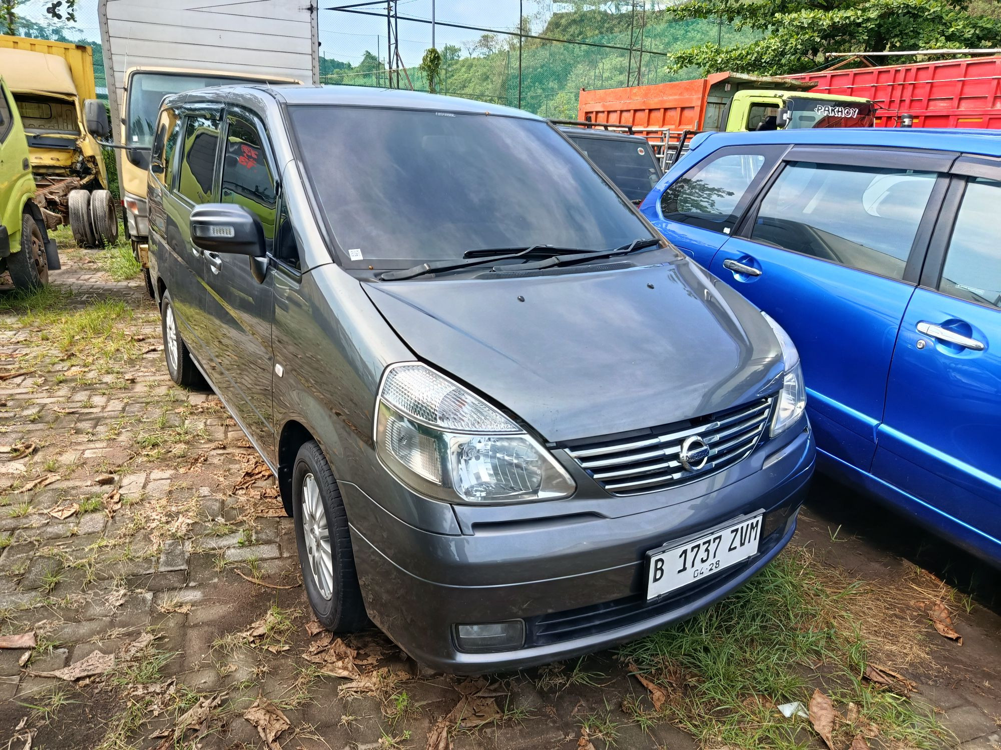 2012 Nissan Serena  HIGHWAY 2.0 A/T Bekas 2012 Nissan Serena  HIGHWAY 2.0 A/T Bekas