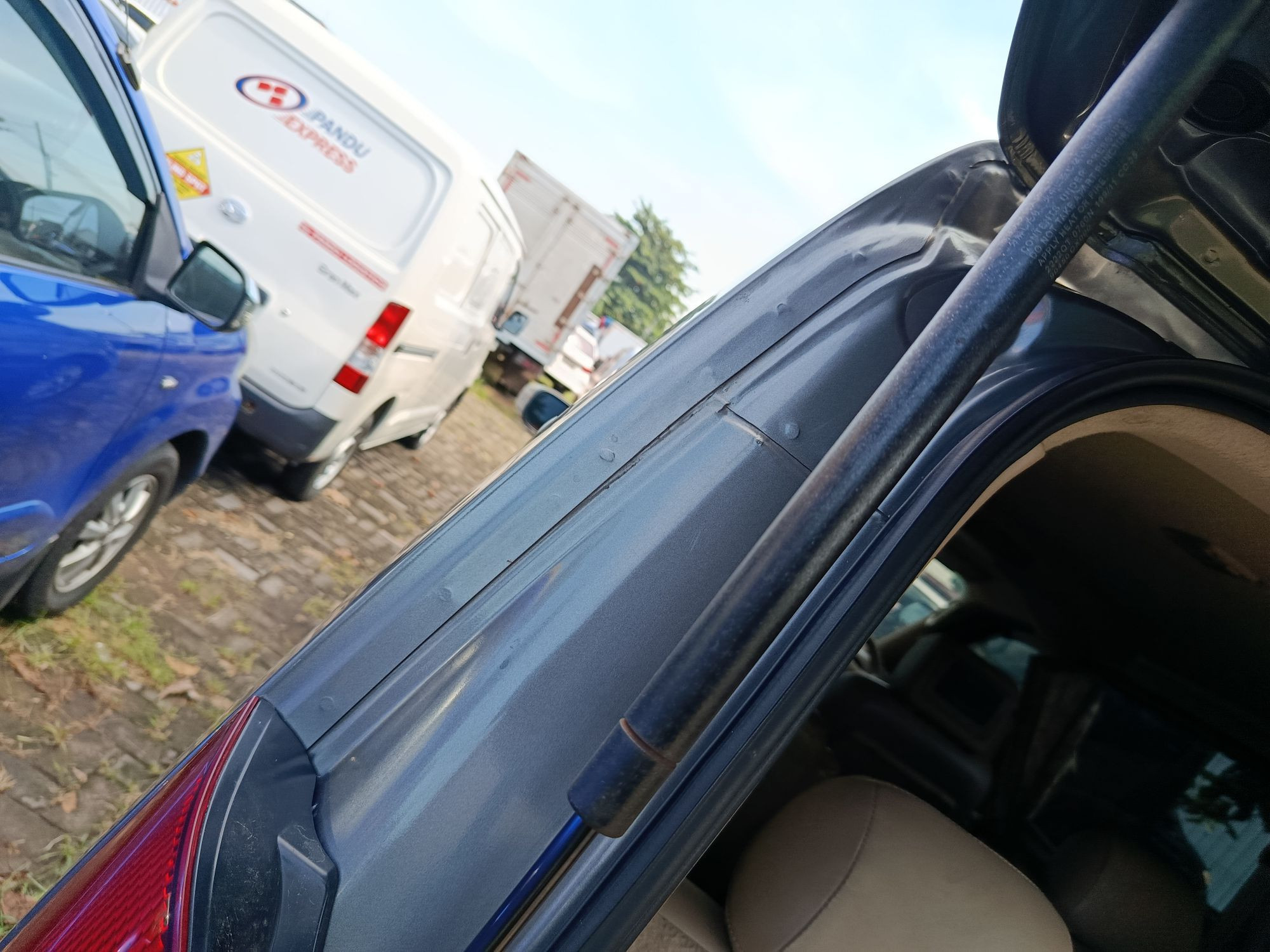 2012 Nissan Serena  HIGHWAY 2.0 A/T 2012 Nissan Serena  HIGHWAY 2.0 A/T