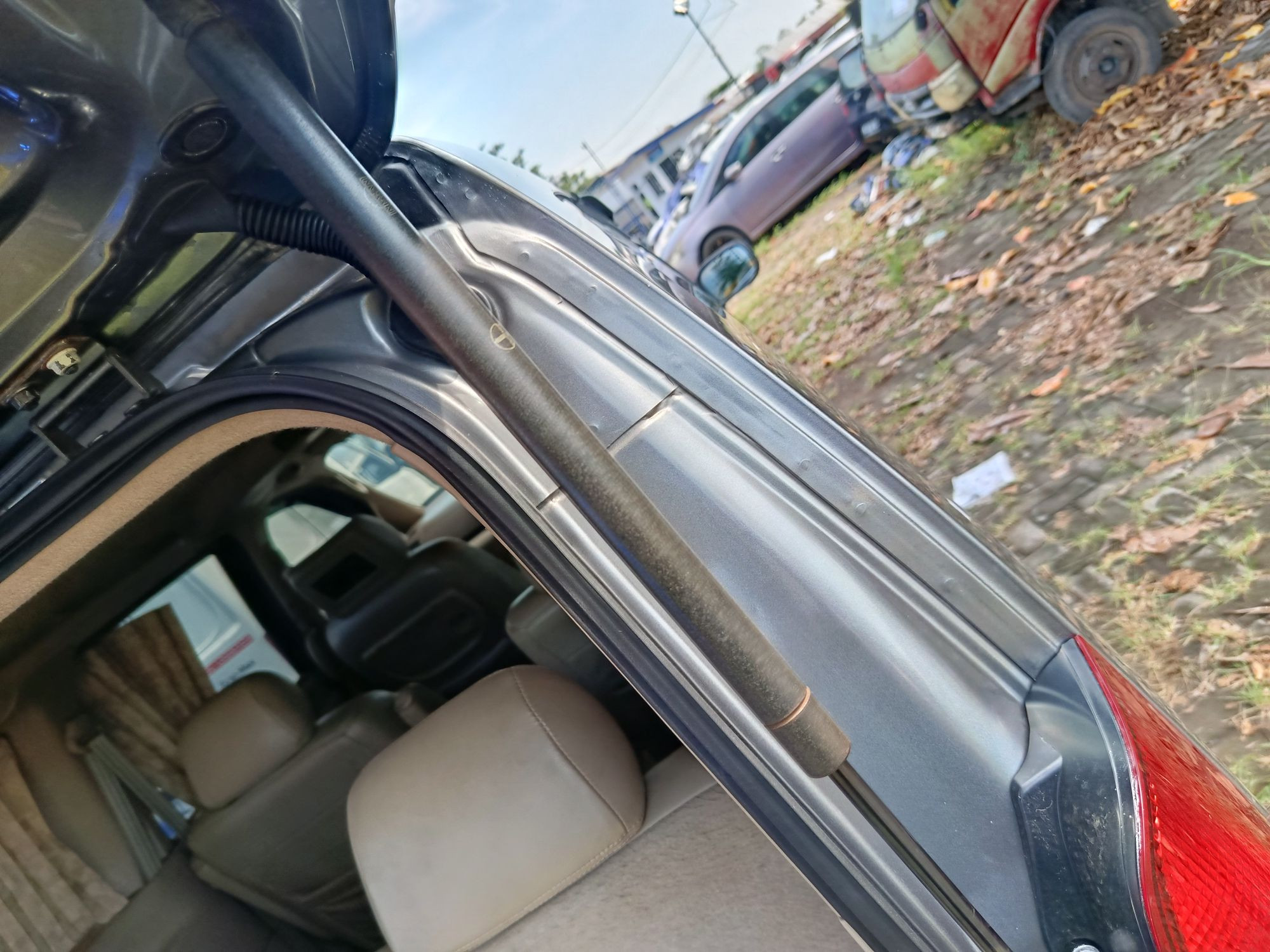 2012 Nissan Serena  HIGHWAY 2.0 A/T 2012 Nissan Serena  HIGHWAY 2.0 A/T